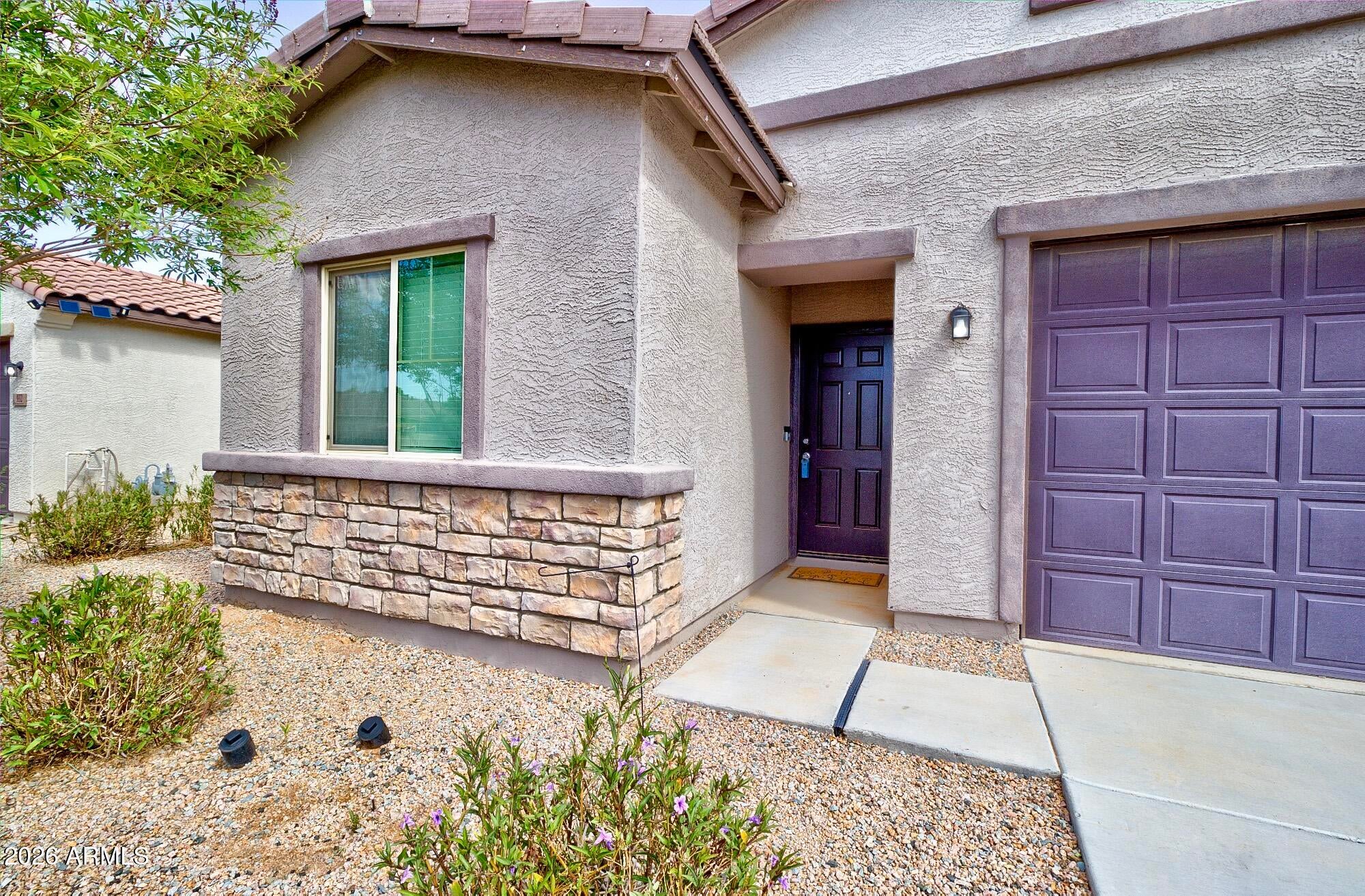 948 E WILEY Way