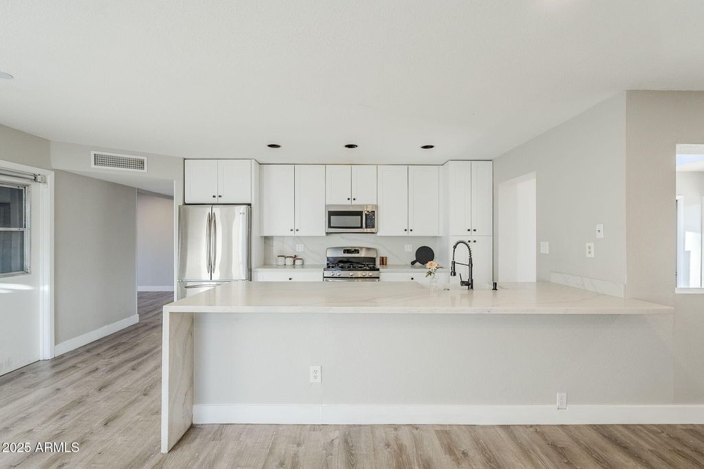 Photo of 2337 E Riviera Drive, Tempe, AZ 85282 (MLS # 6890228)