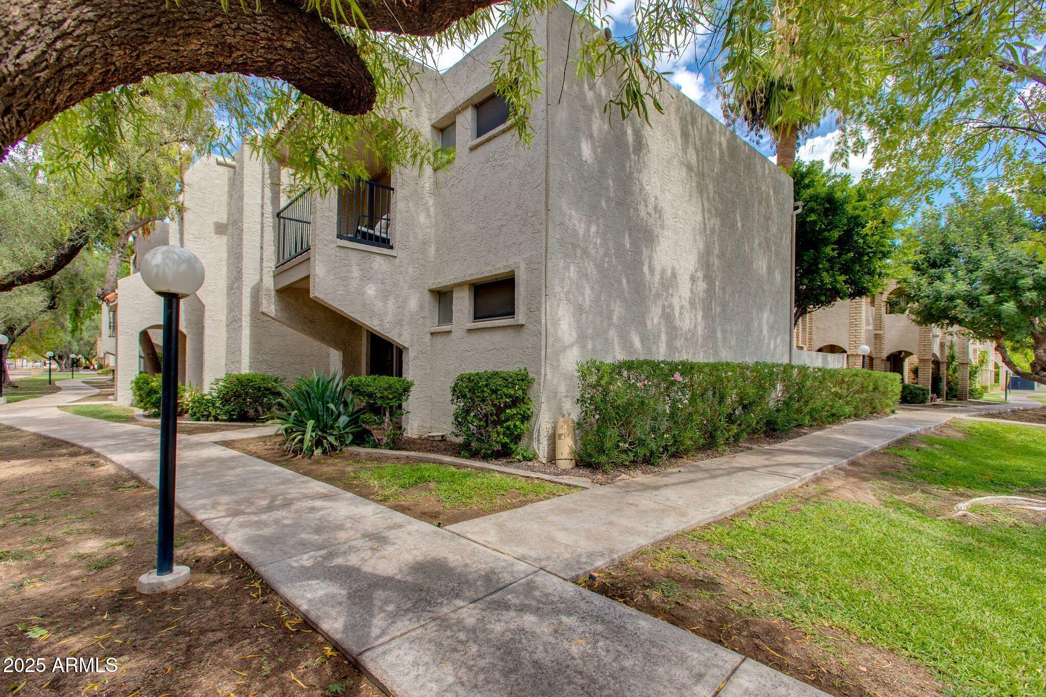 8225 N CENTRAL Avenue 9