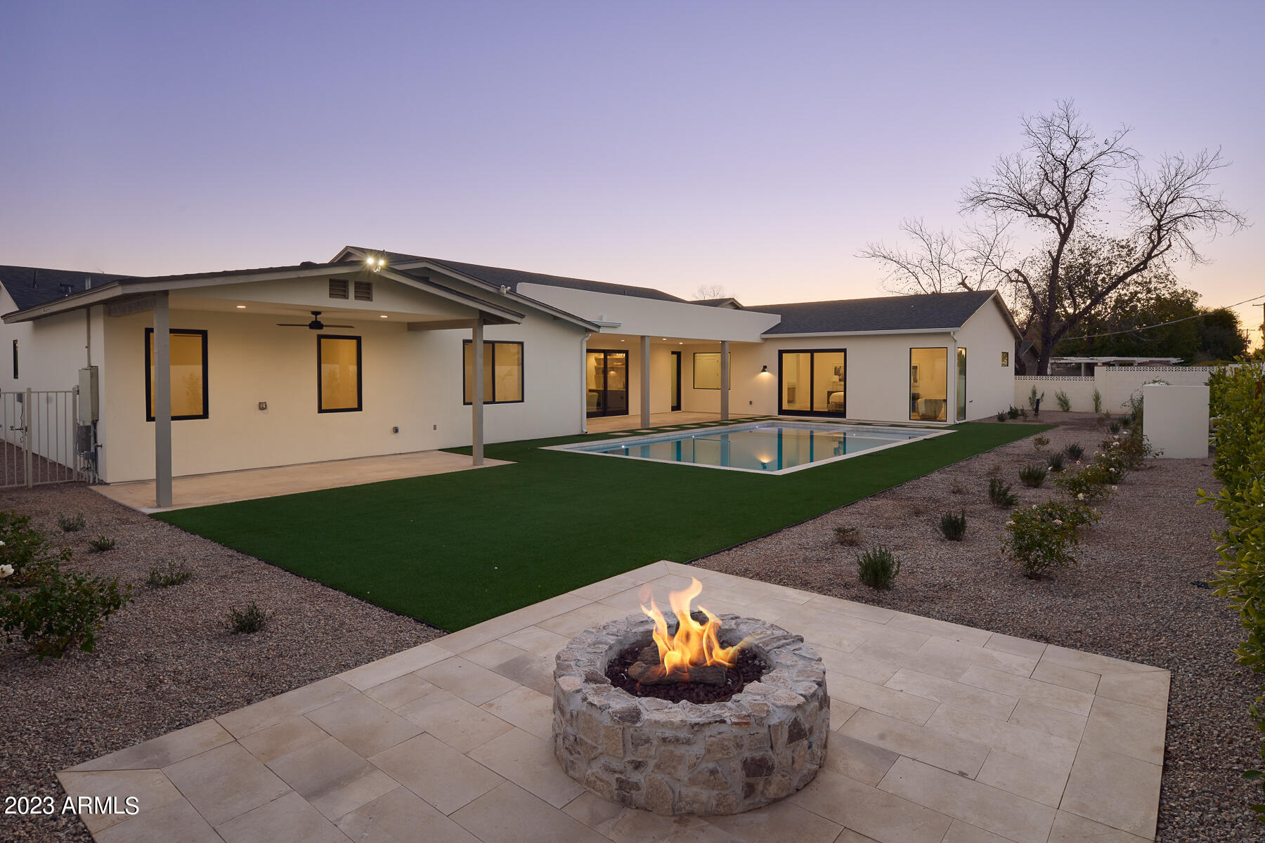 CAMELBACK VILLA - Residential