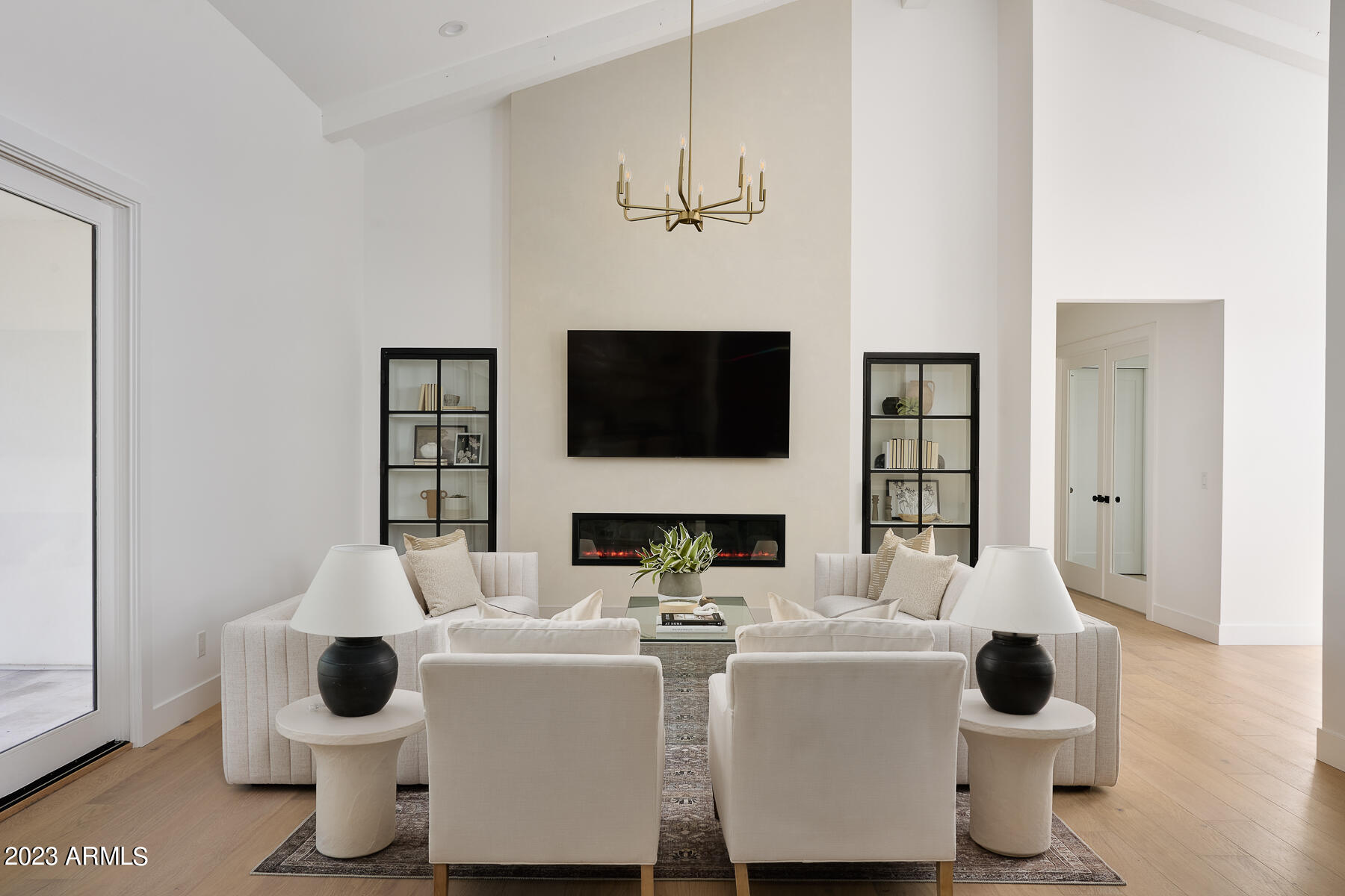 CAMELBACK VILLA - Residential