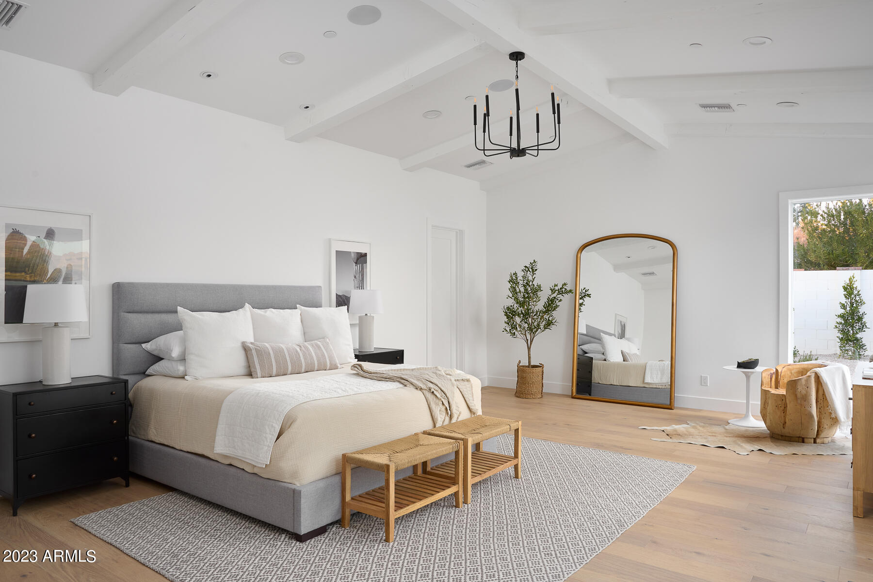 CAMELBACK VILLA - Residential