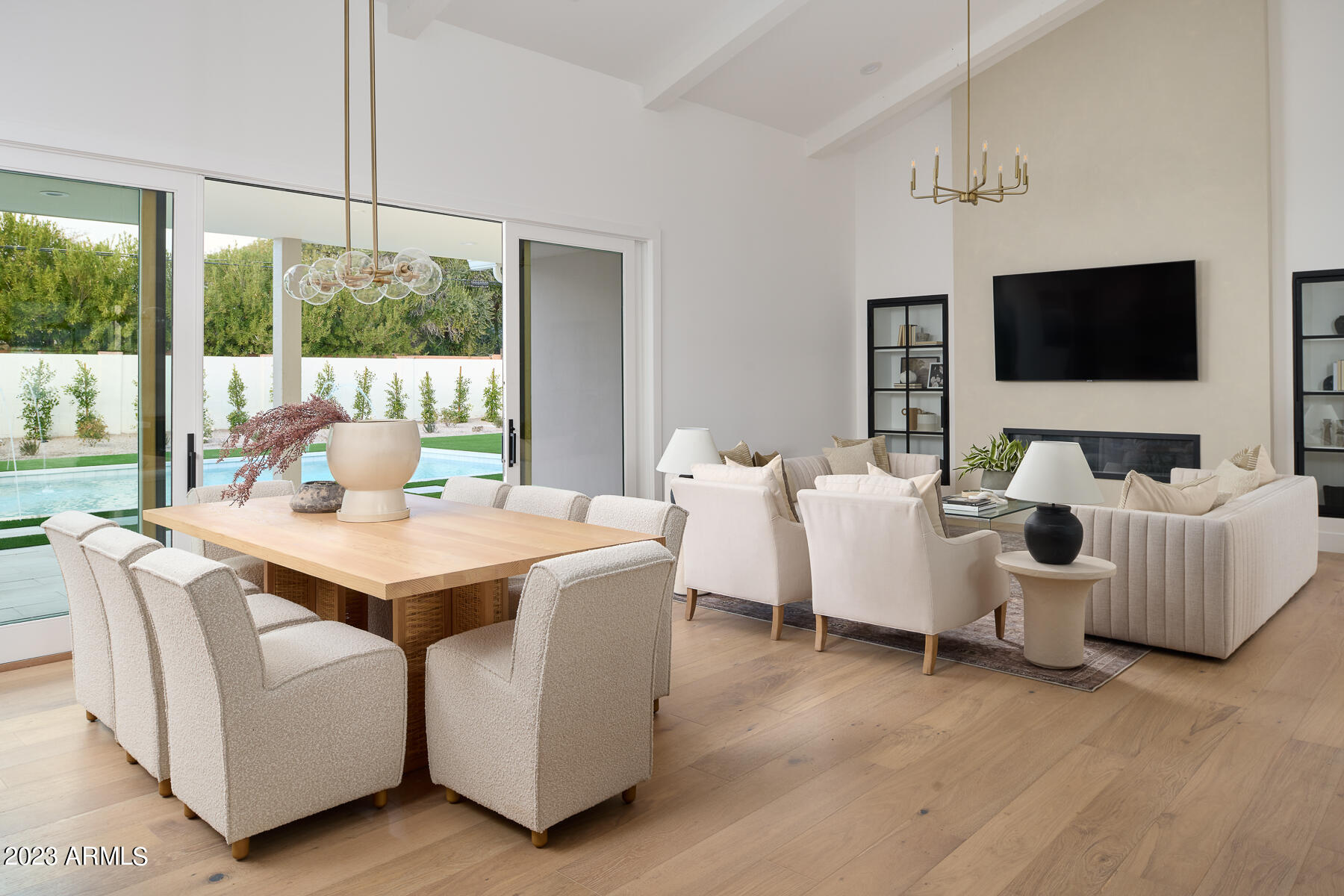 CAMELBACK VILLA - Residential