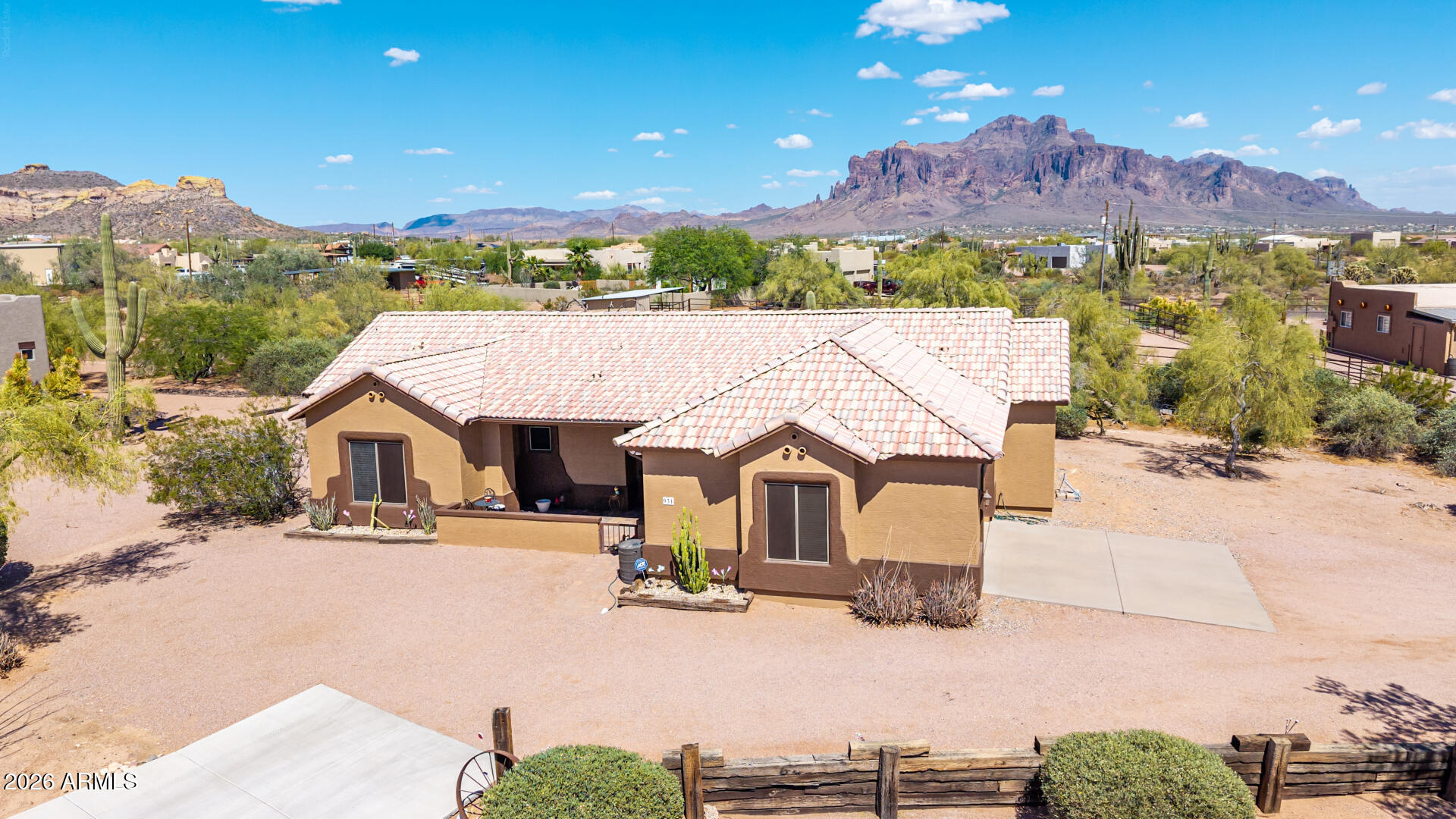 931 E ECHO Circle