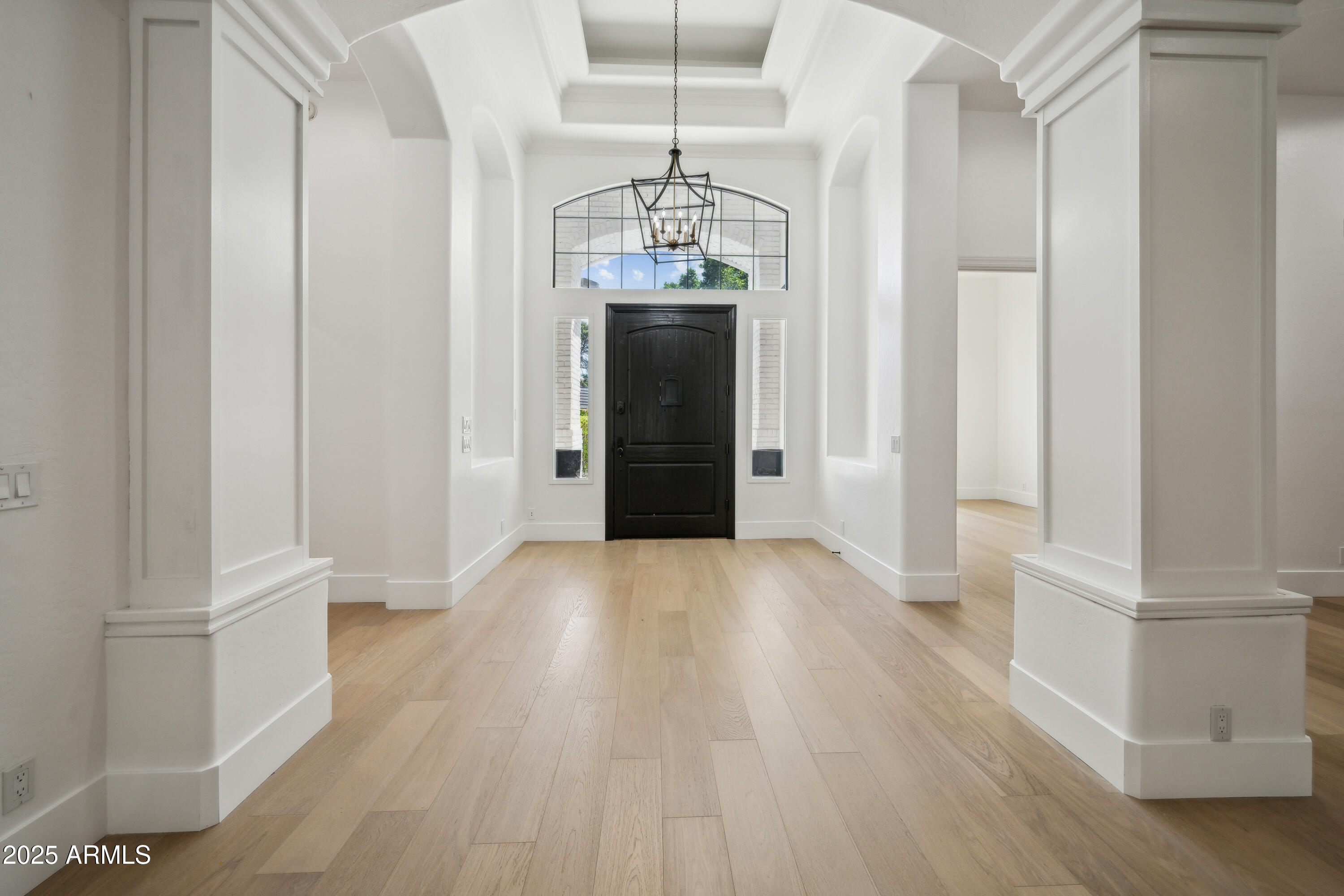 210 E CACTUS WREN Drive