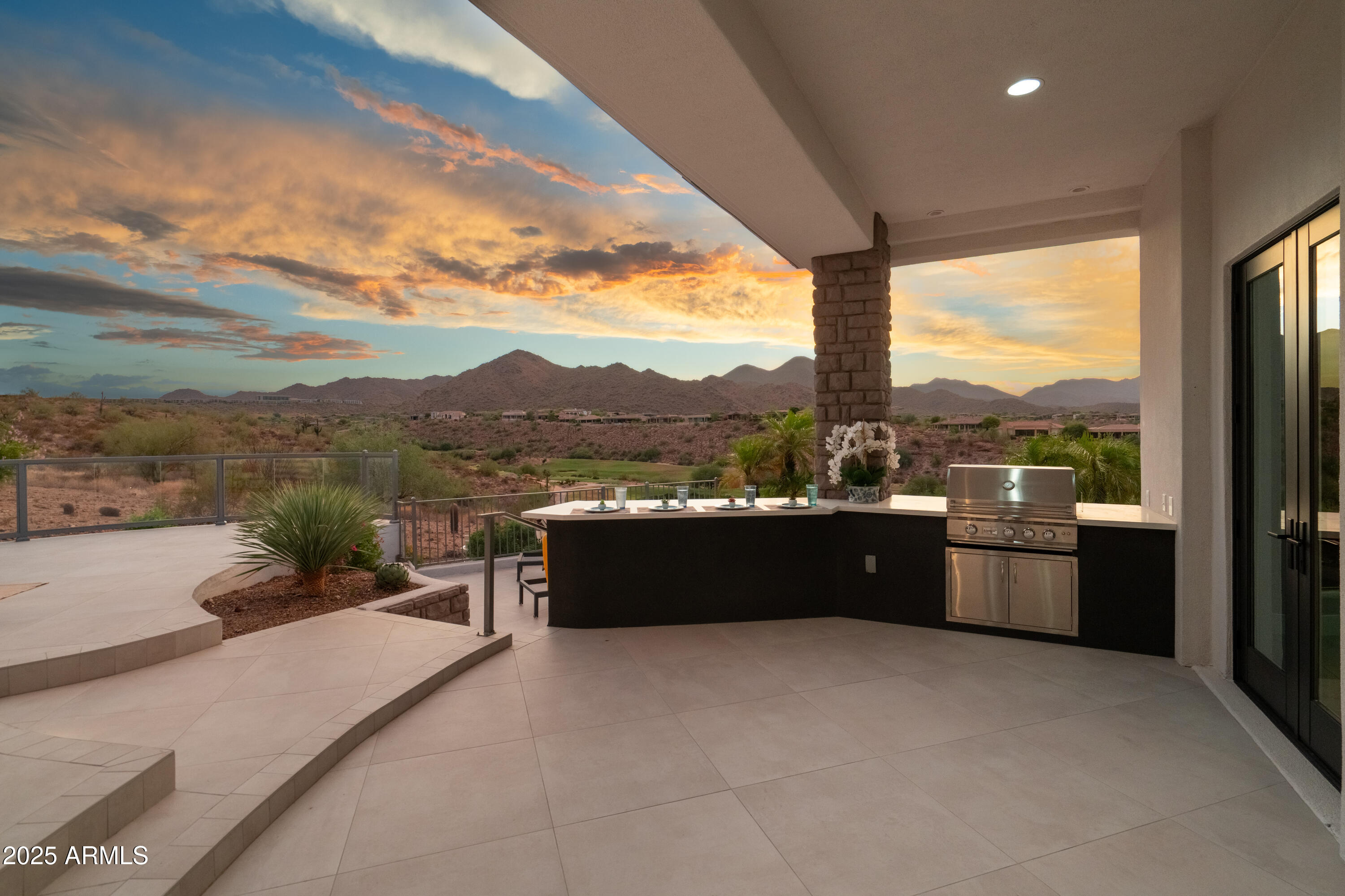 SUNRIDGE CANYON - Residential