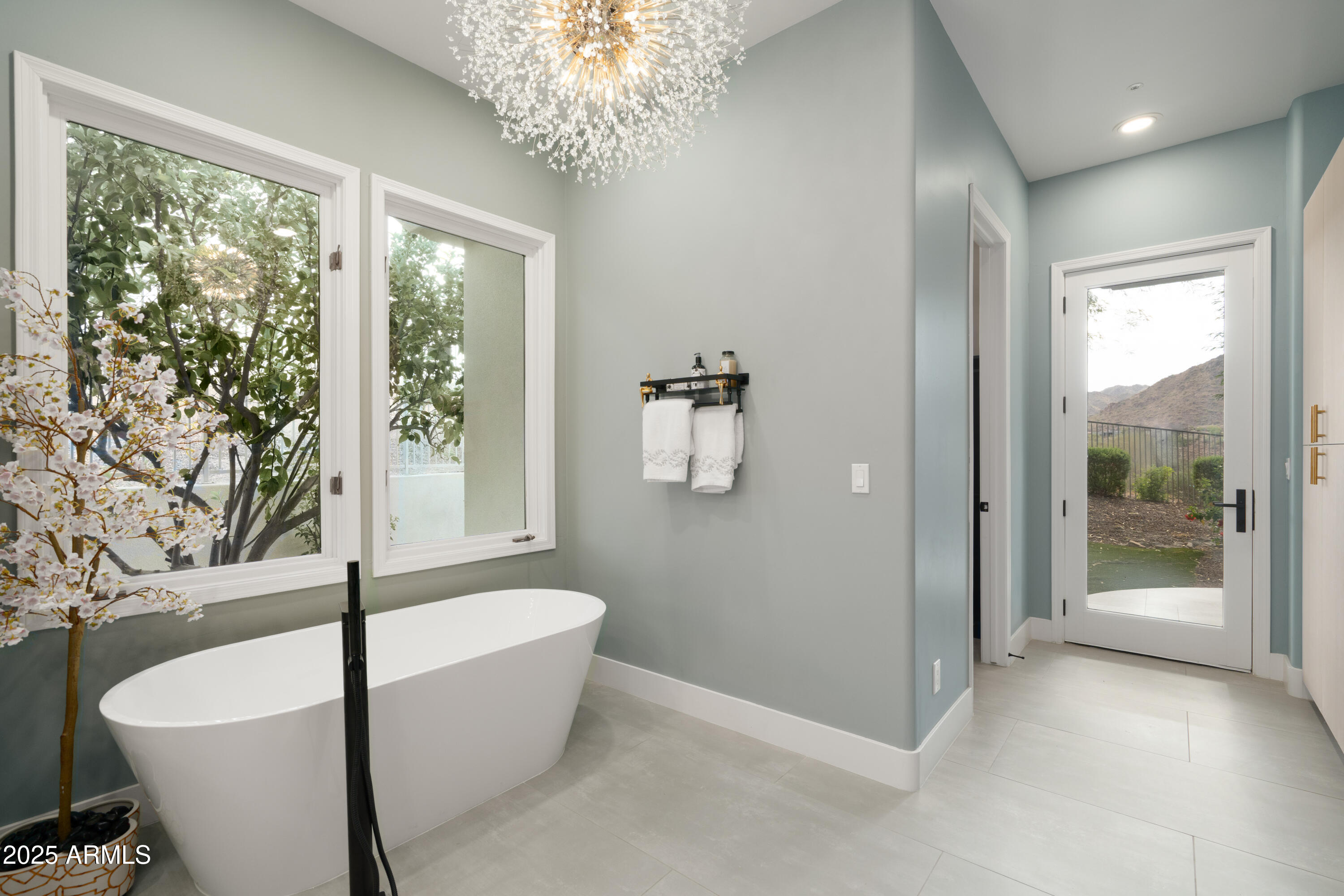 SUNRIDGE CANYON - Residential