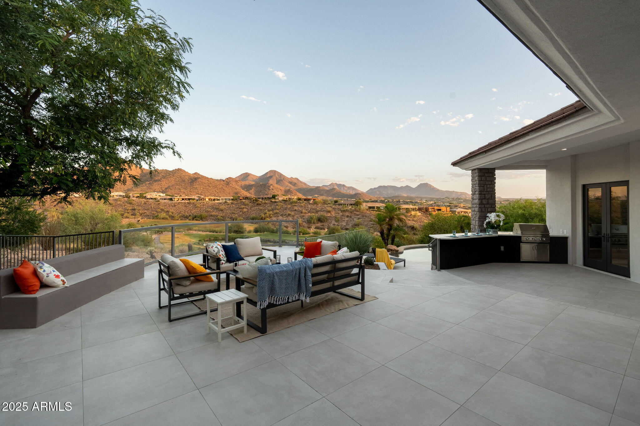 SUNRIDGE CANYON - Residential