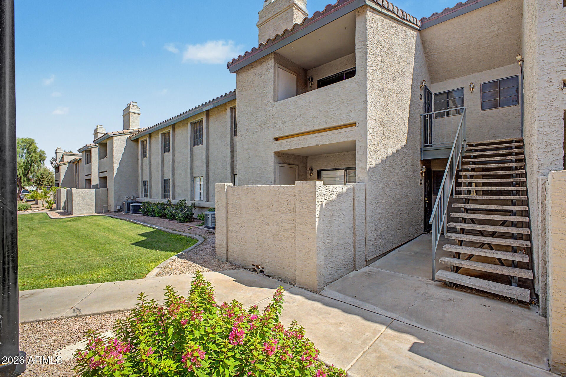 533 W GUADALUPE Road 1046