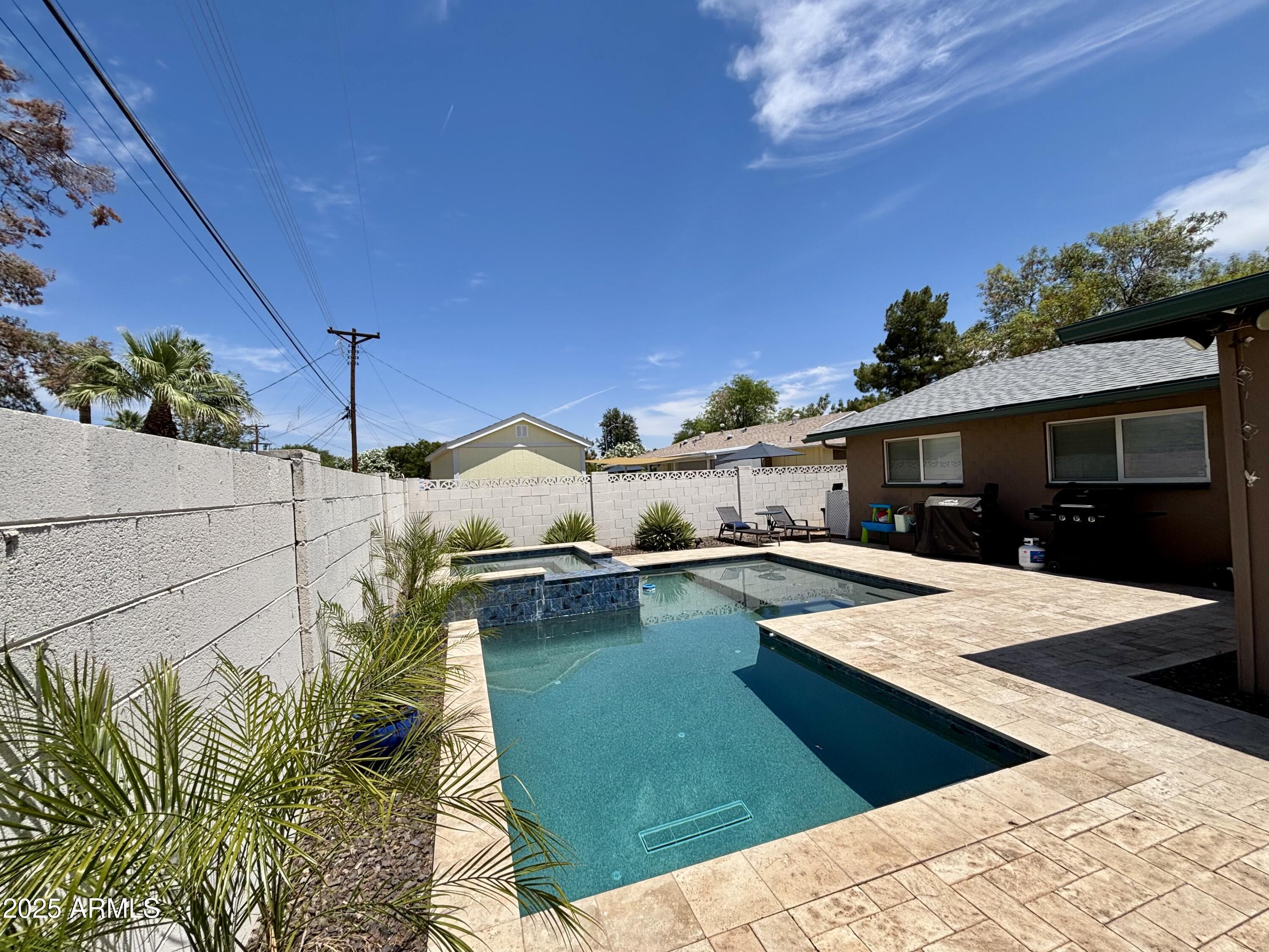 Homes 3 8632 E THORNWOOD Drive