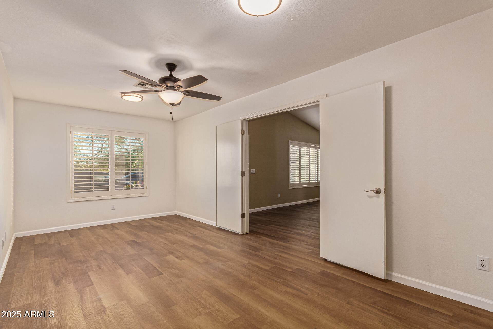 460 E ARABIAN Drive
