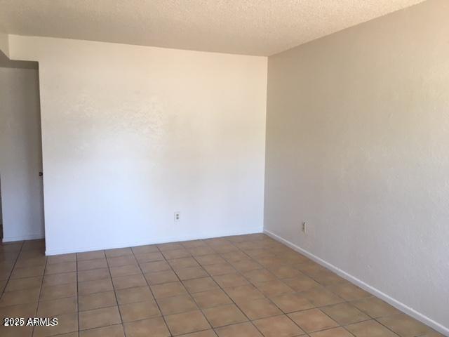 3141 E Cypress Street 6