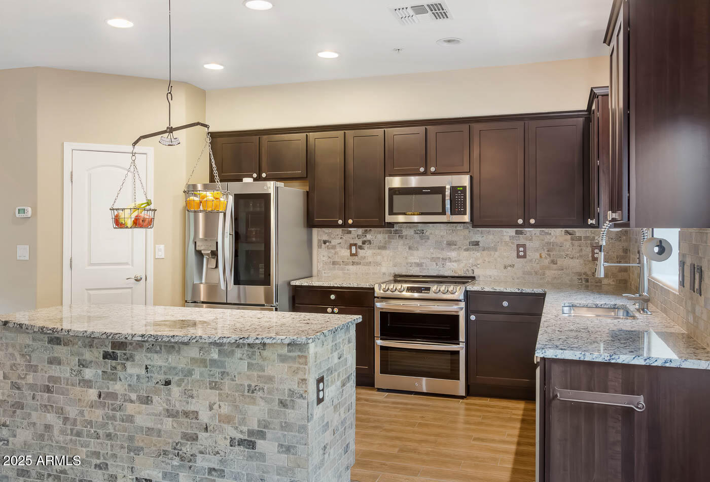 240 W JUNIPER Avenue 1096