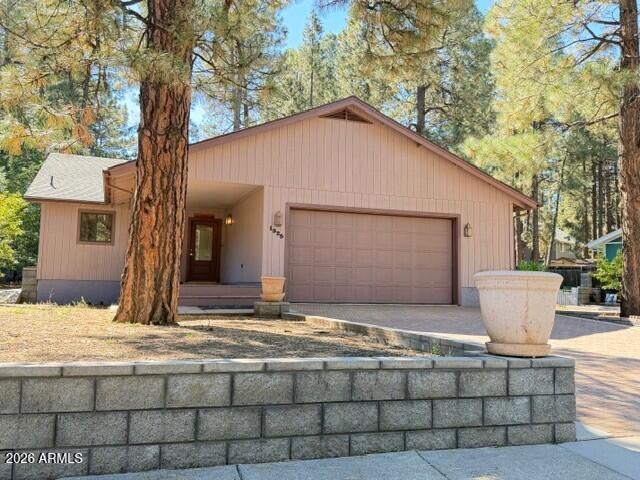 1925 W UNIVERSITY HEIGHTS Drive N