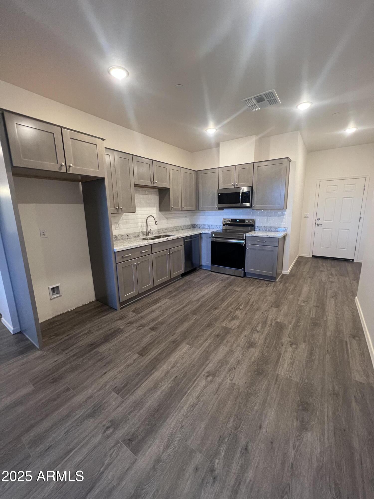 2950 W Presidio Drive 104