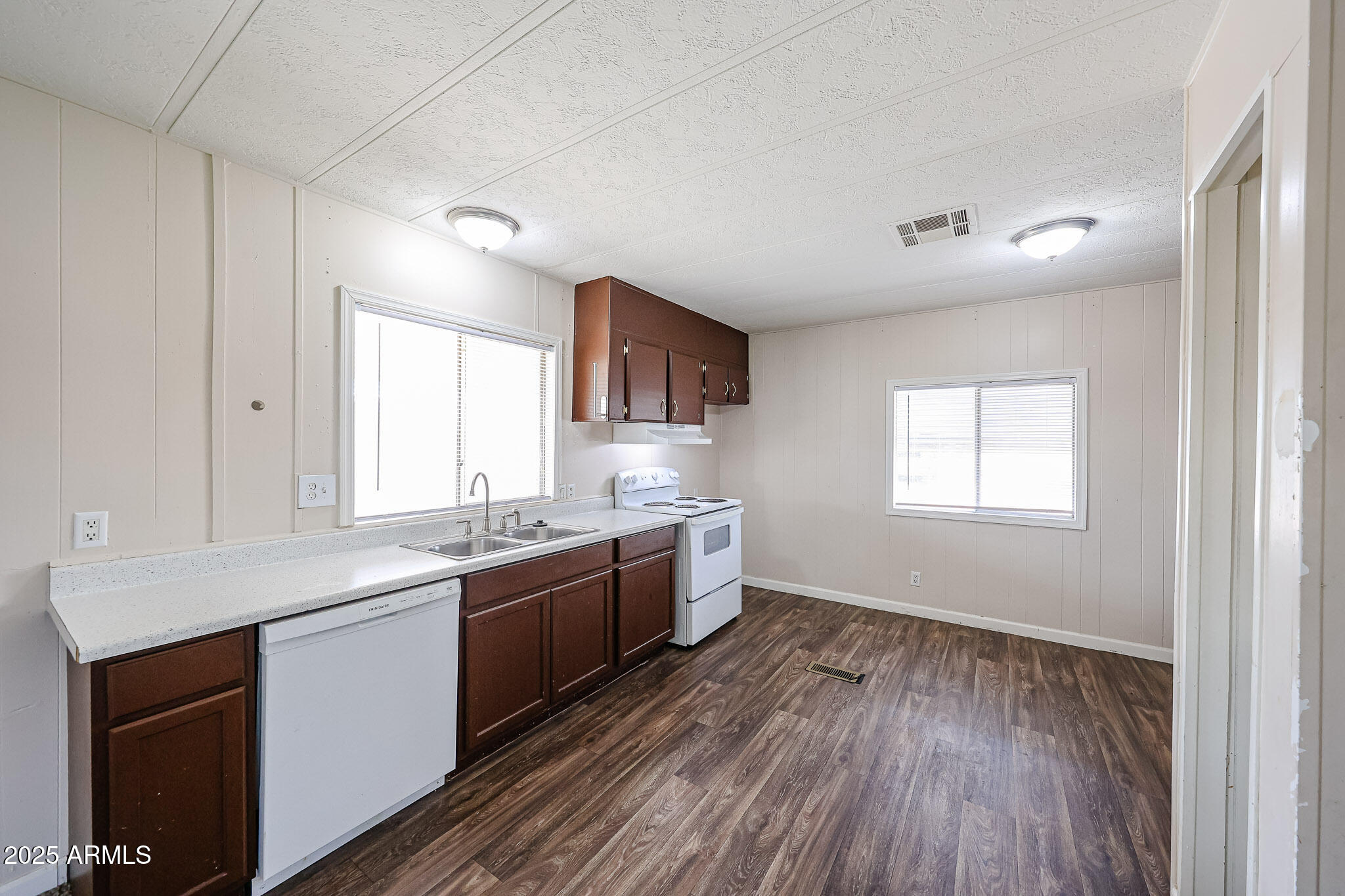 8301 N 103rd Avenue 53