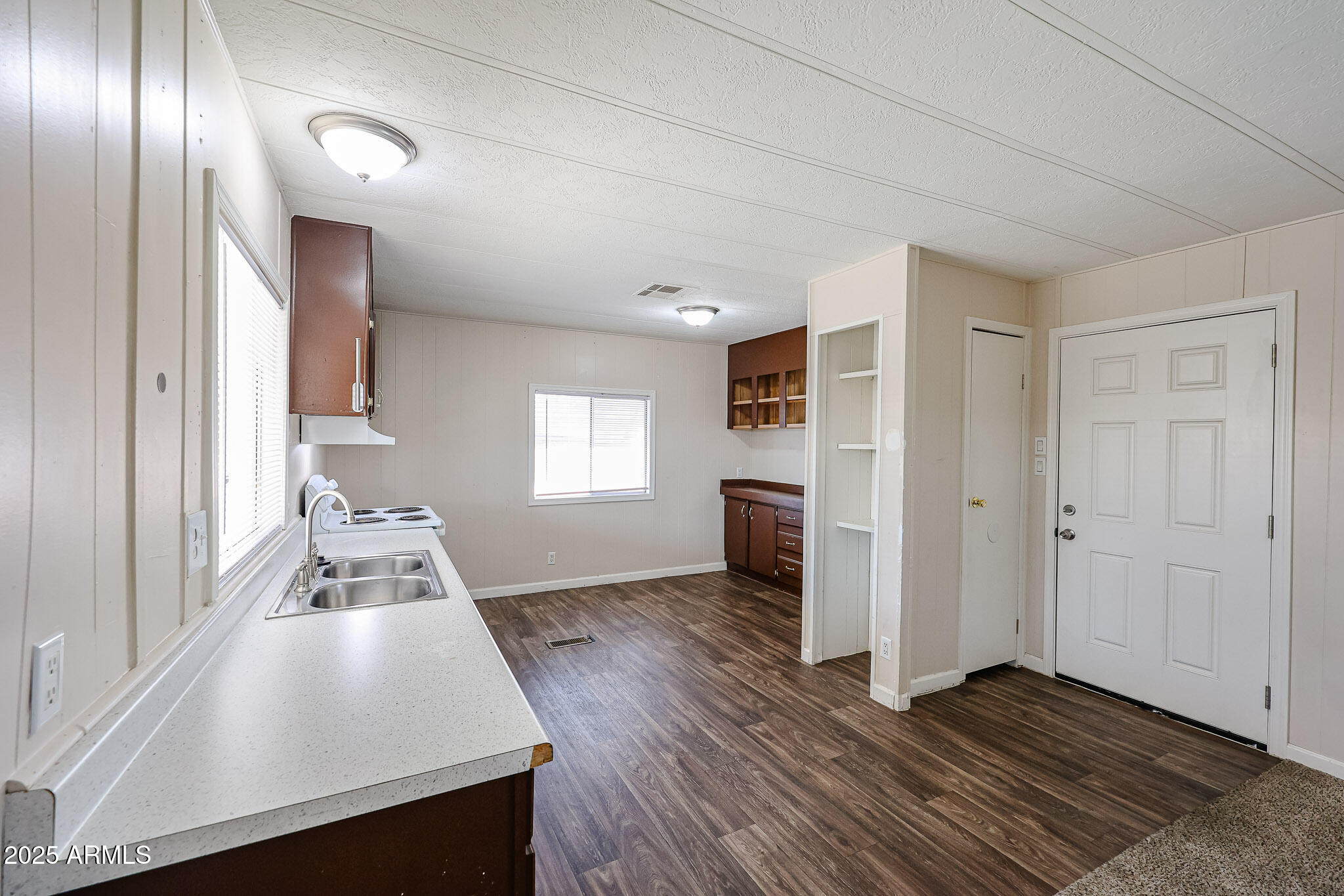 8301 N 103rd Avenue 53