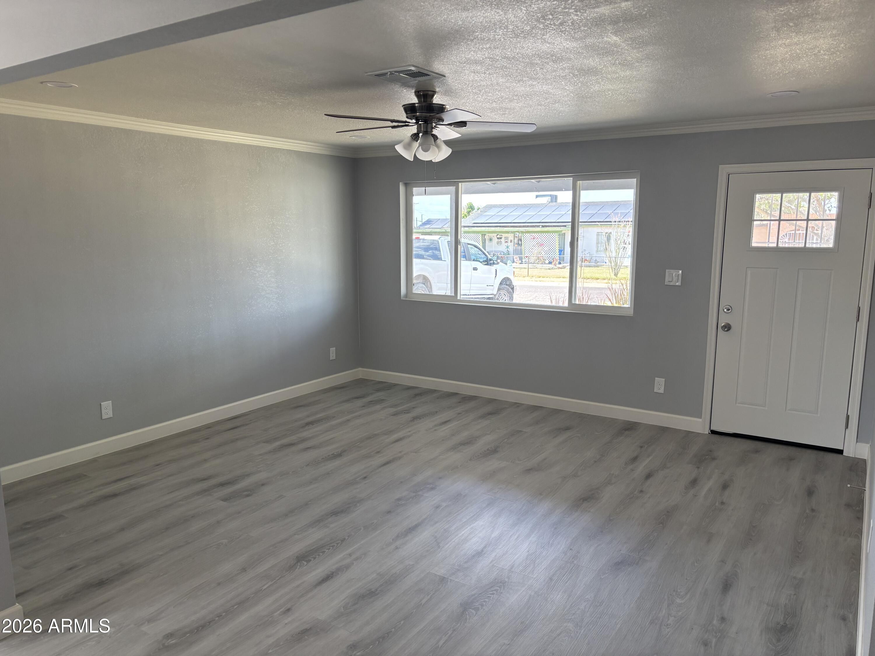 515 W LA MIRADA Drive