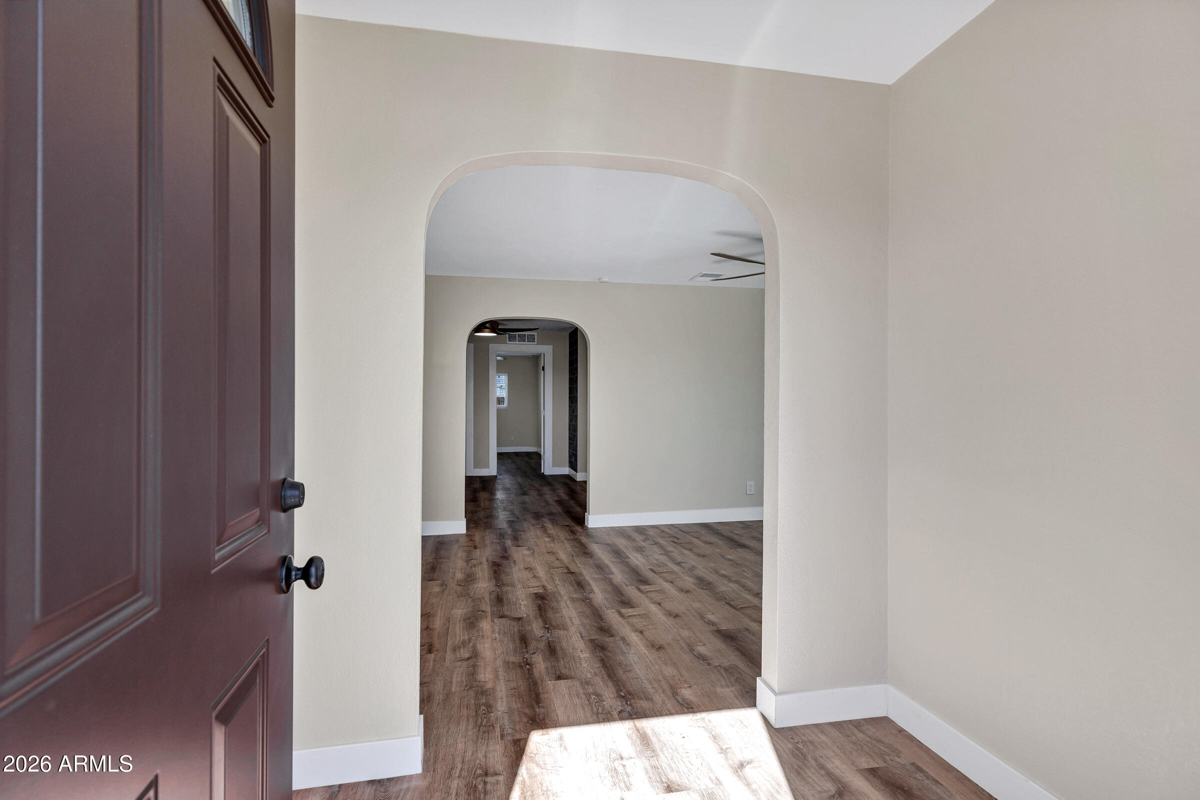 554 W LINCOLN Avenue