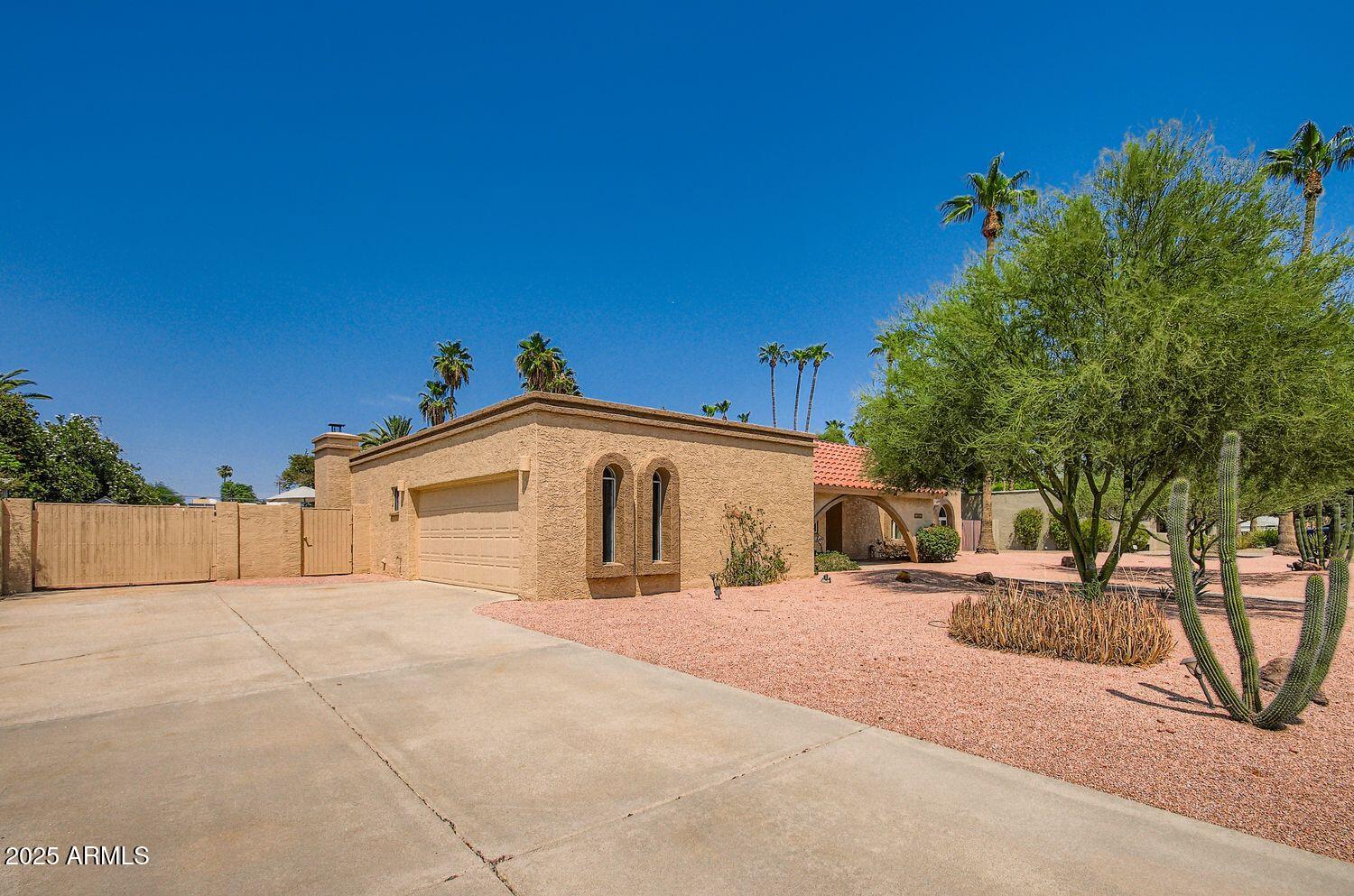 5902 E SHARON Drive