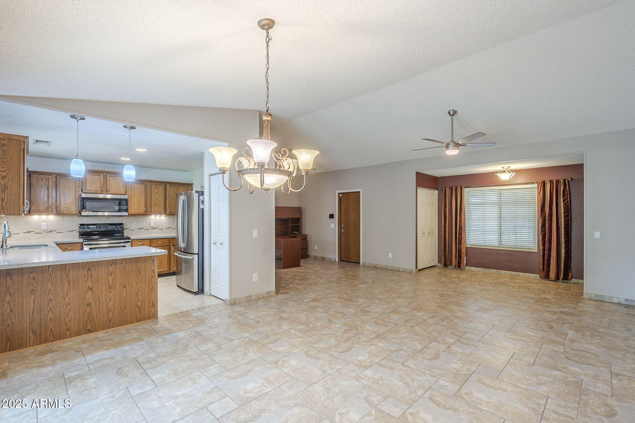 486 E PROVIDENCE Drive