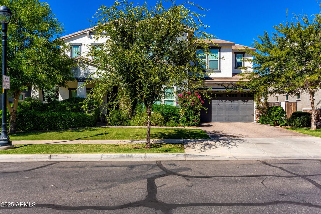 Photo of 4236 E Comstock Drive, Gilbert, AZ 85296 (MLS # 6930238)
