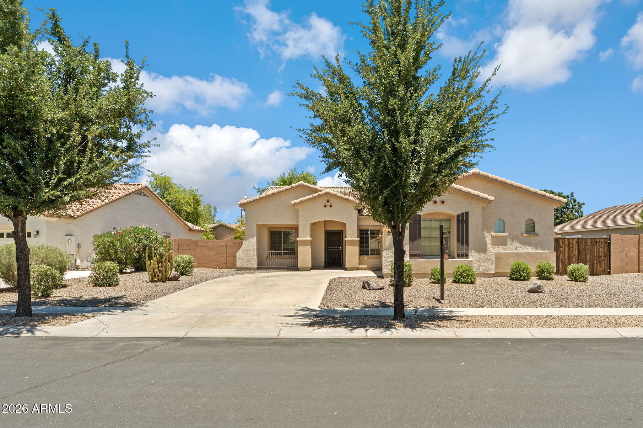 2924 E COCONINO Drive