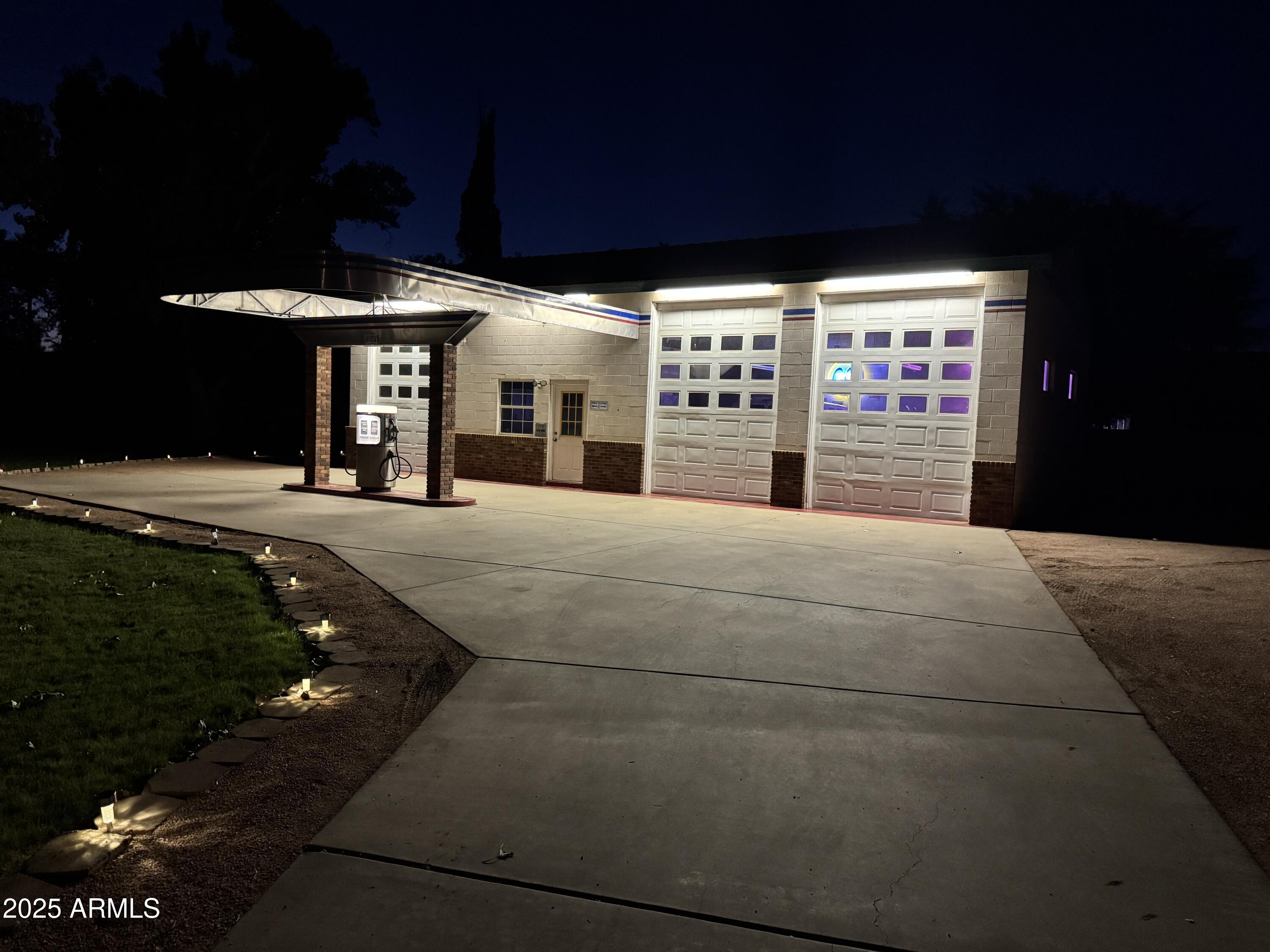 626 E PALO VERDE Street