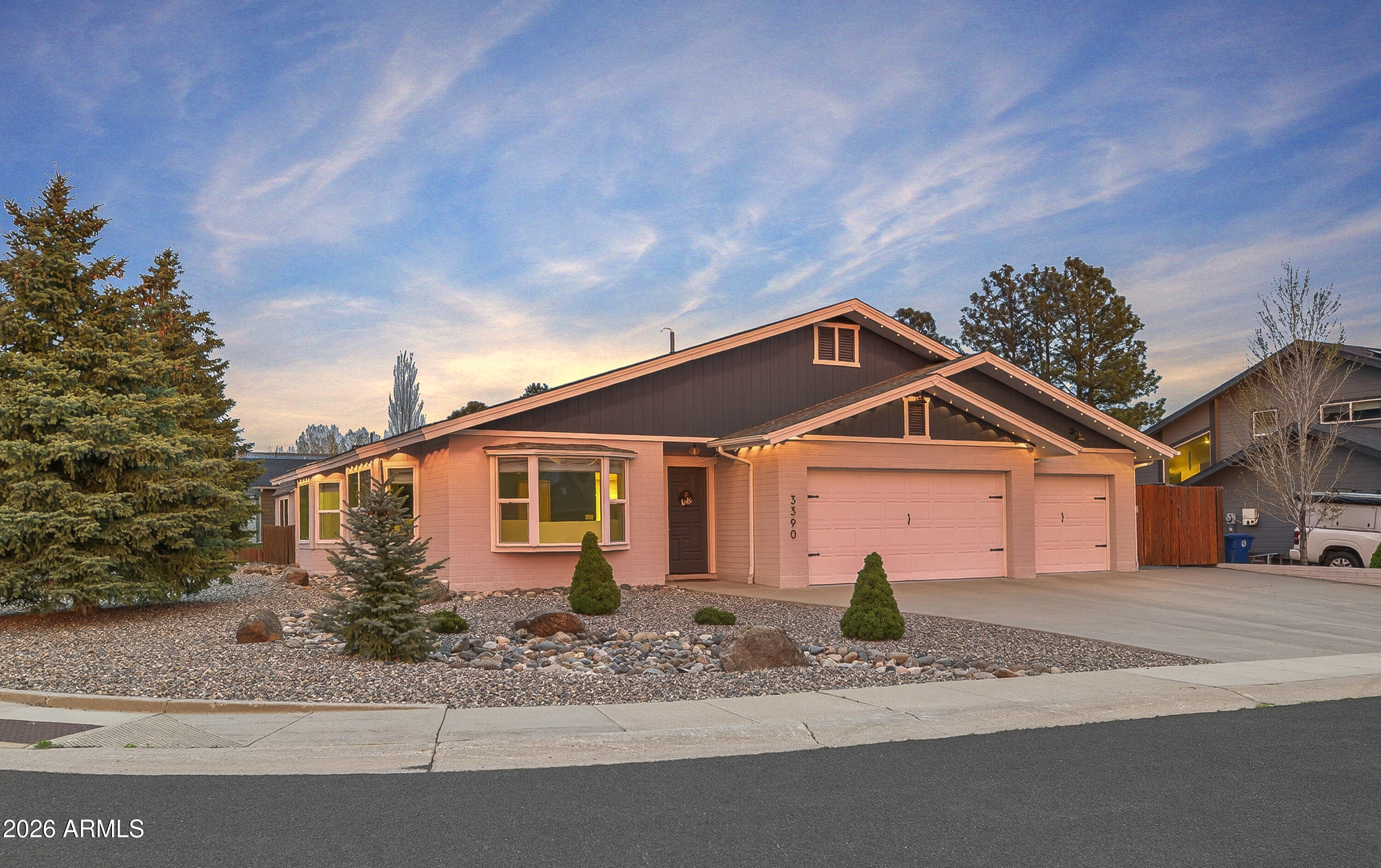 3390 N ESTATES Street