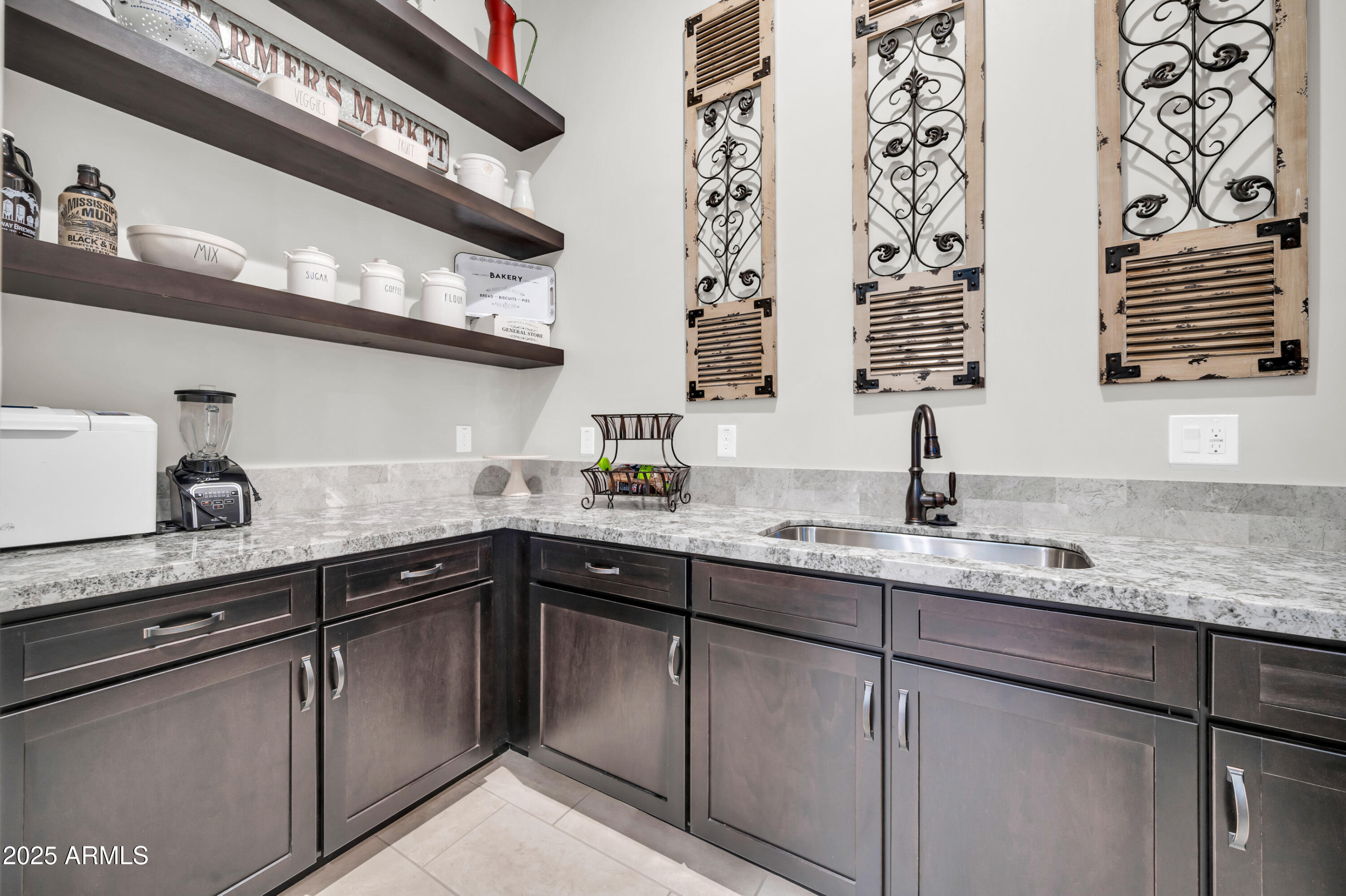 ANDALUZA - Residential