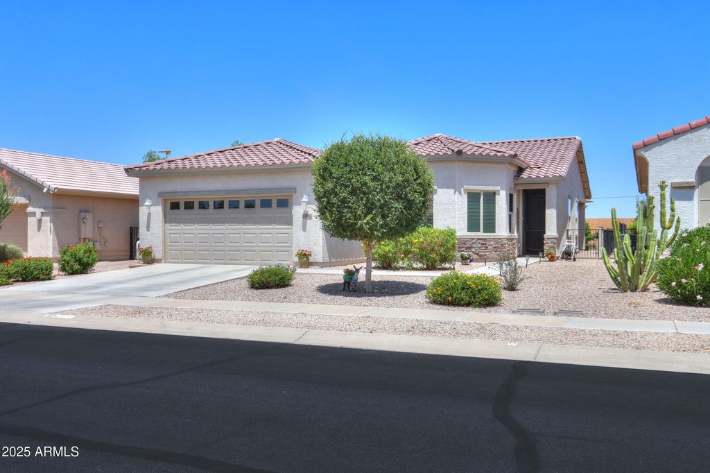 Photo of 60 S Agua Fria Lane, Casa Grande, AZ 85194 (MLS # 6878474)