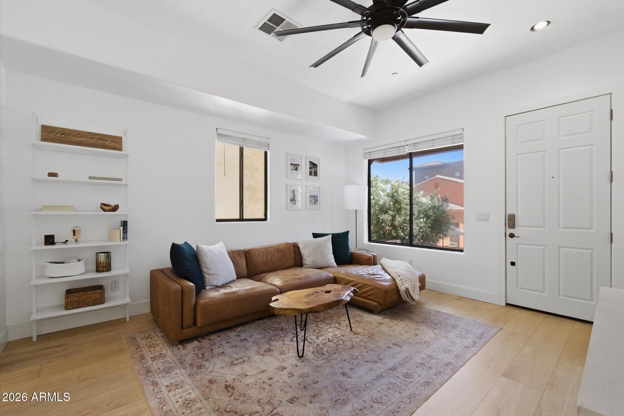 9551 E REDFIELD Road 1055