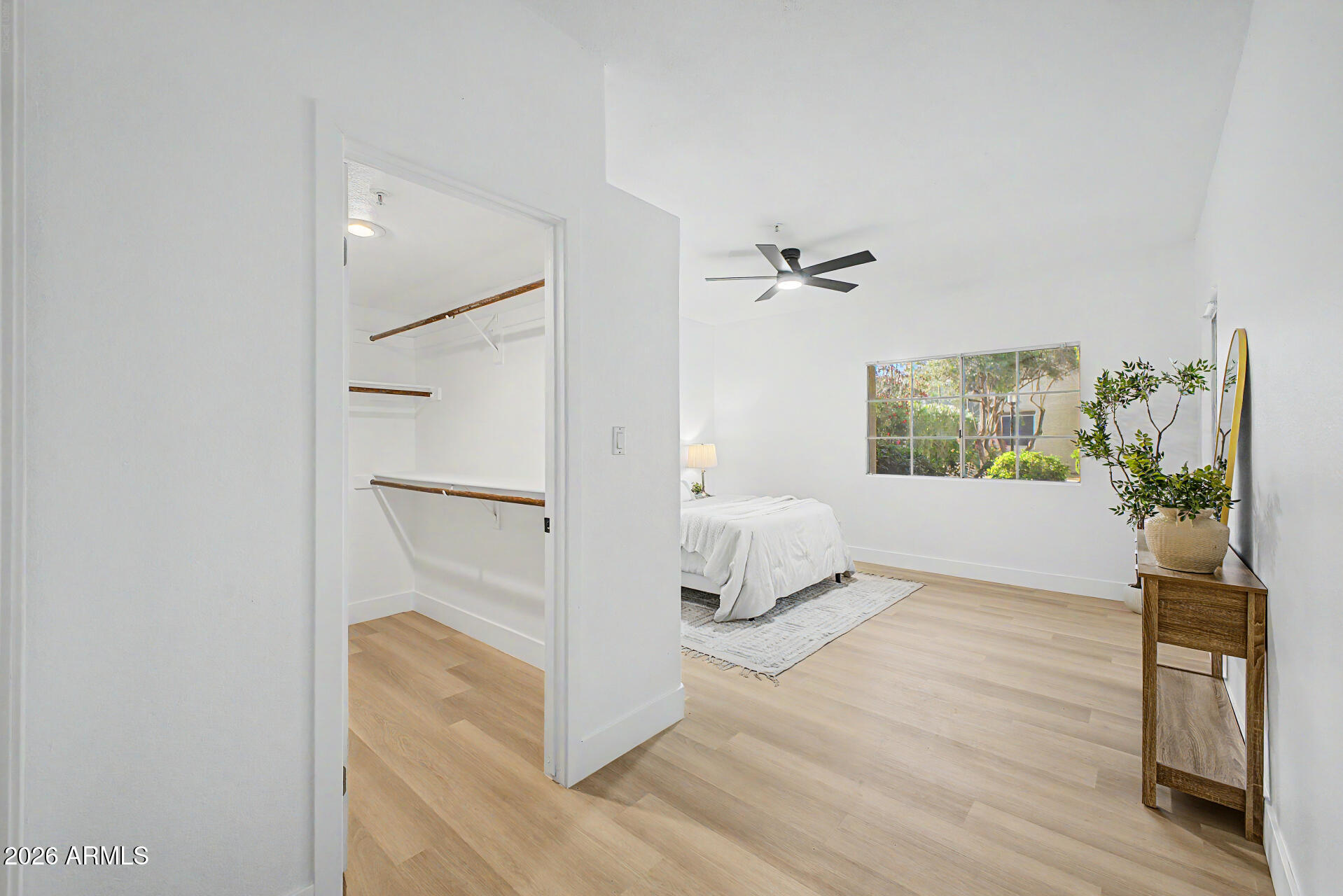 MISSION DEL ARROYOS CONDOMINIUM - Residential
