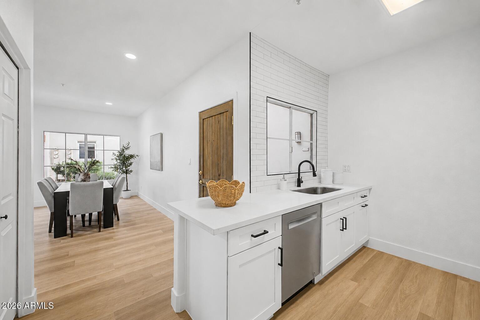 MISSION DEL ARROYOS CONDOMINIUM - Residential