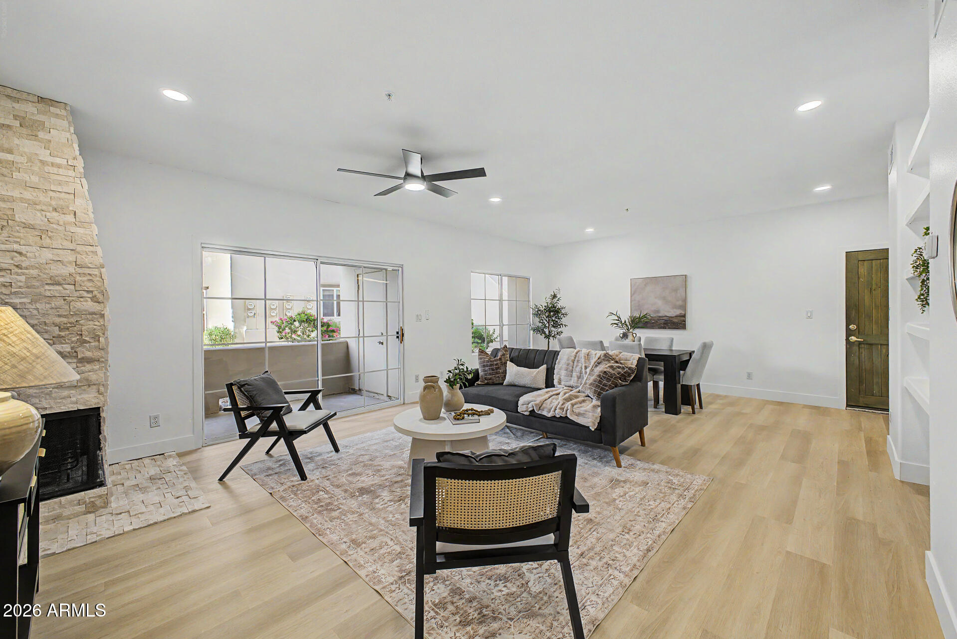 MISSION DEL ARROYOS CONDOMINIUM - Residential