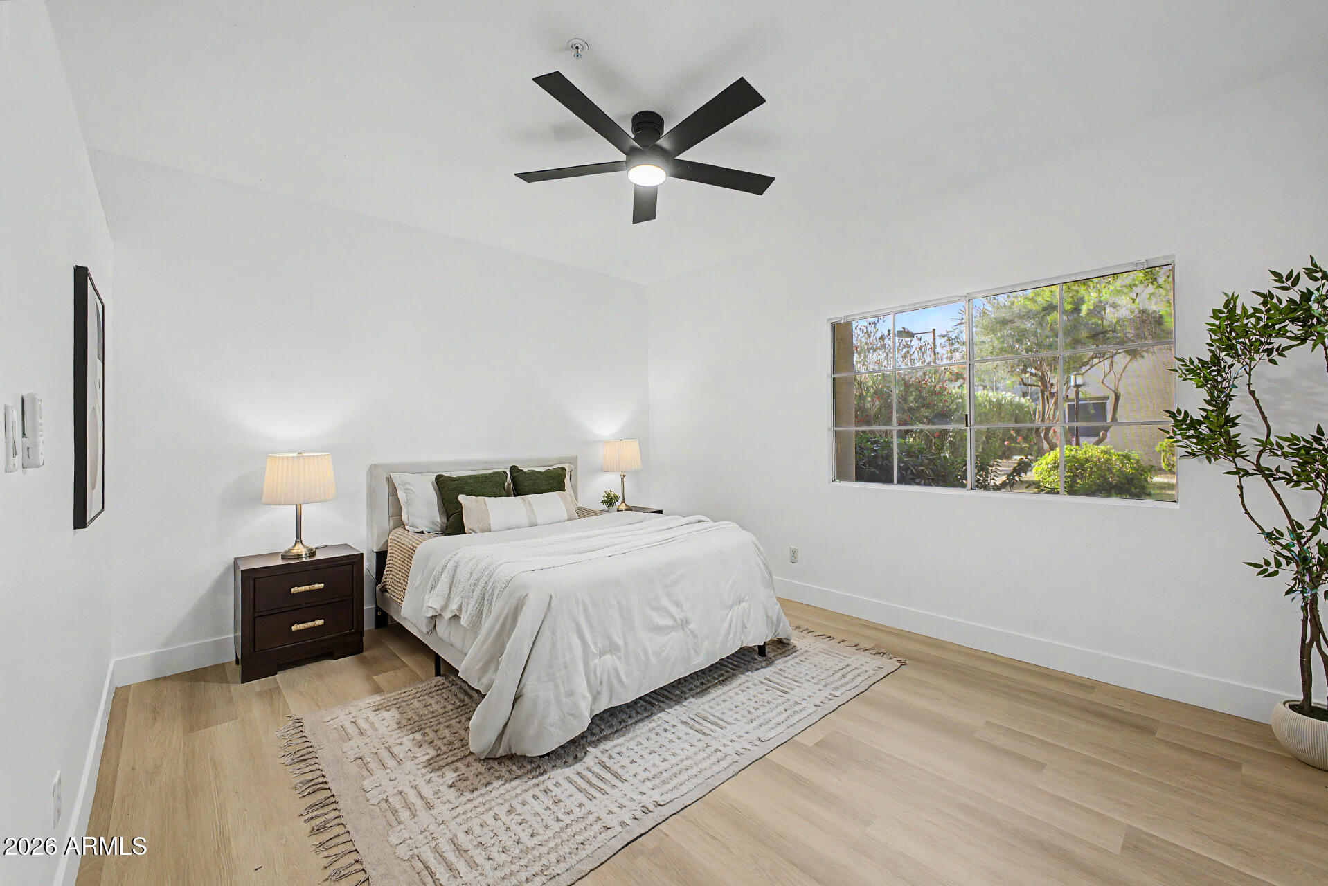 MISSION DEL ARROYOS CONDOMINIUM - Residential