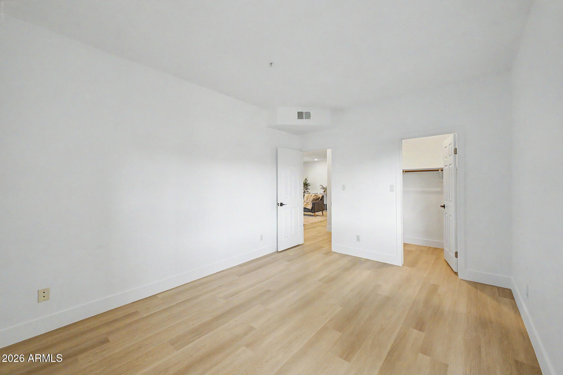 MISSION DEL ARROYOS CONDOMINIUM - Residential