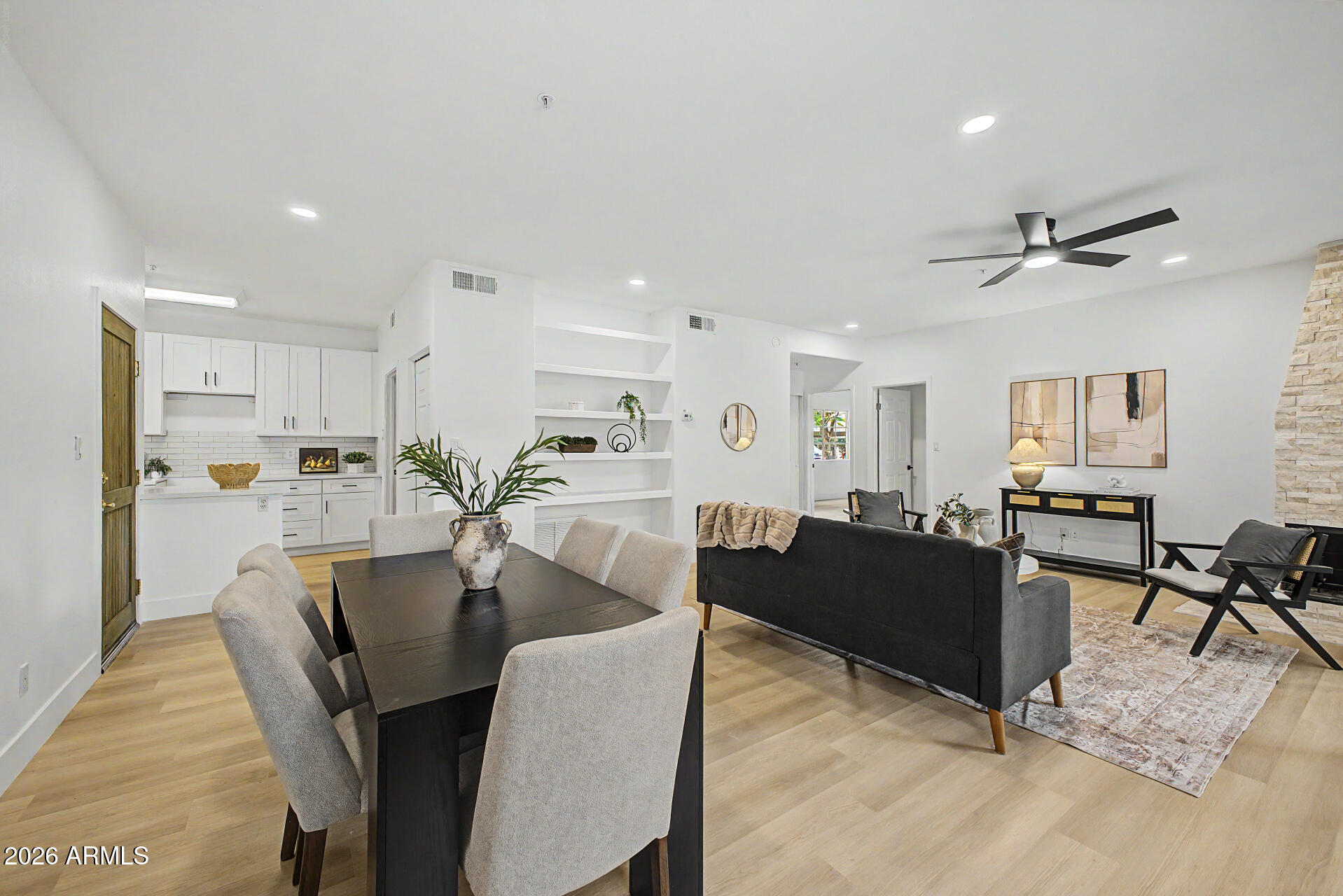 MISSION DEL ARROYOS CONDOMINIUM - Residential