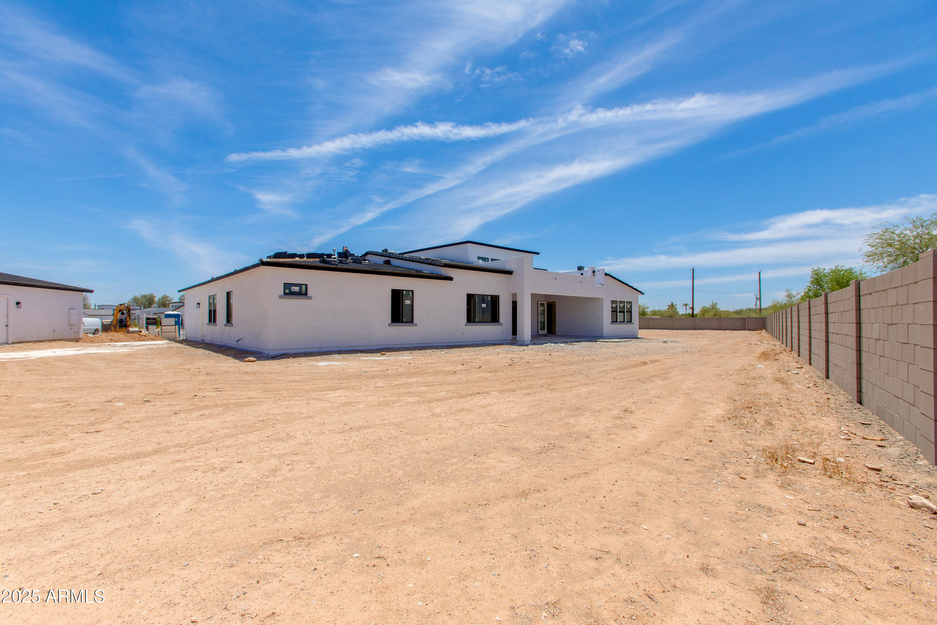 3335 W DESERT DAWN Drive