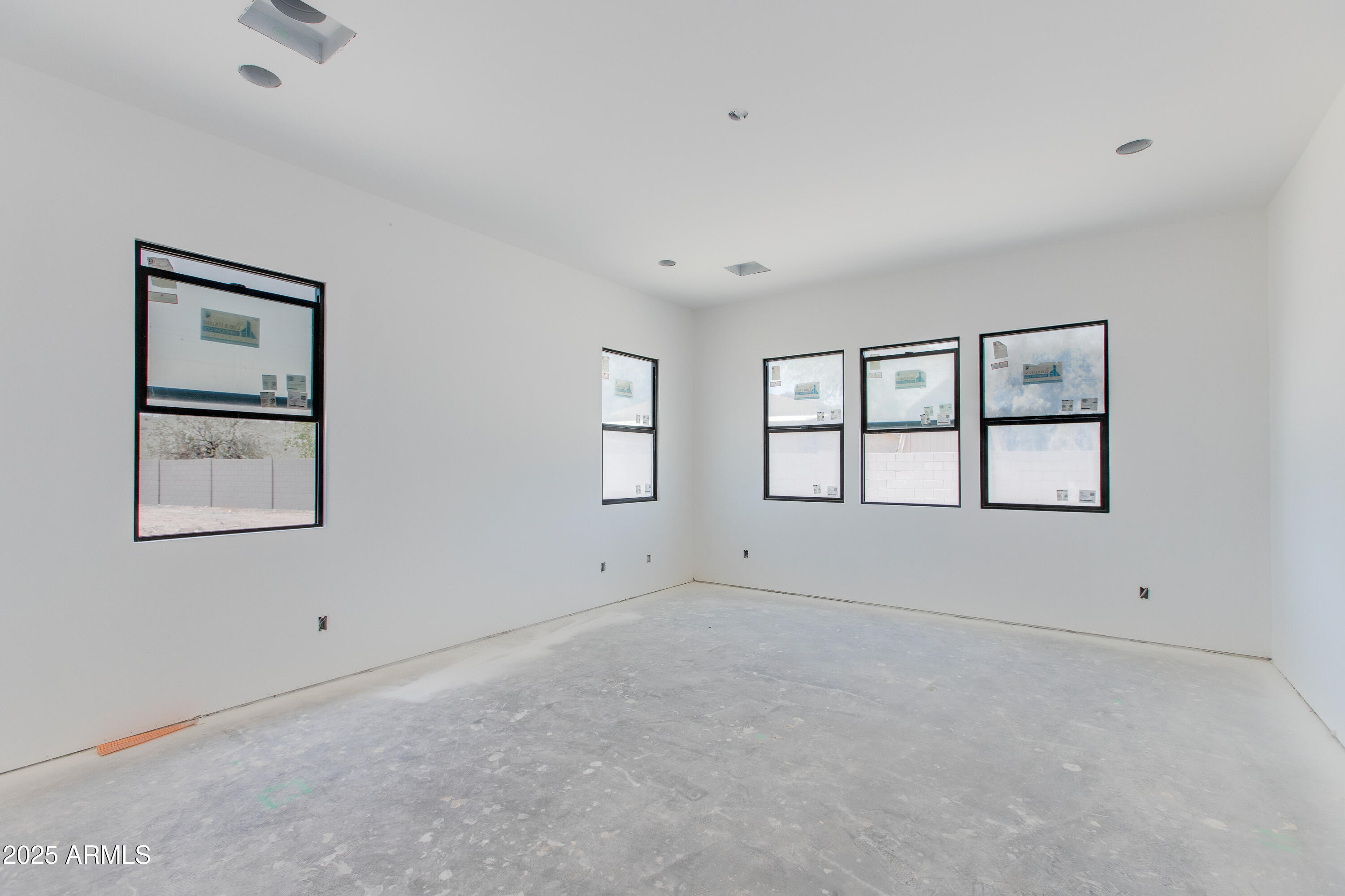 3335 W DESERT DAWN Drive