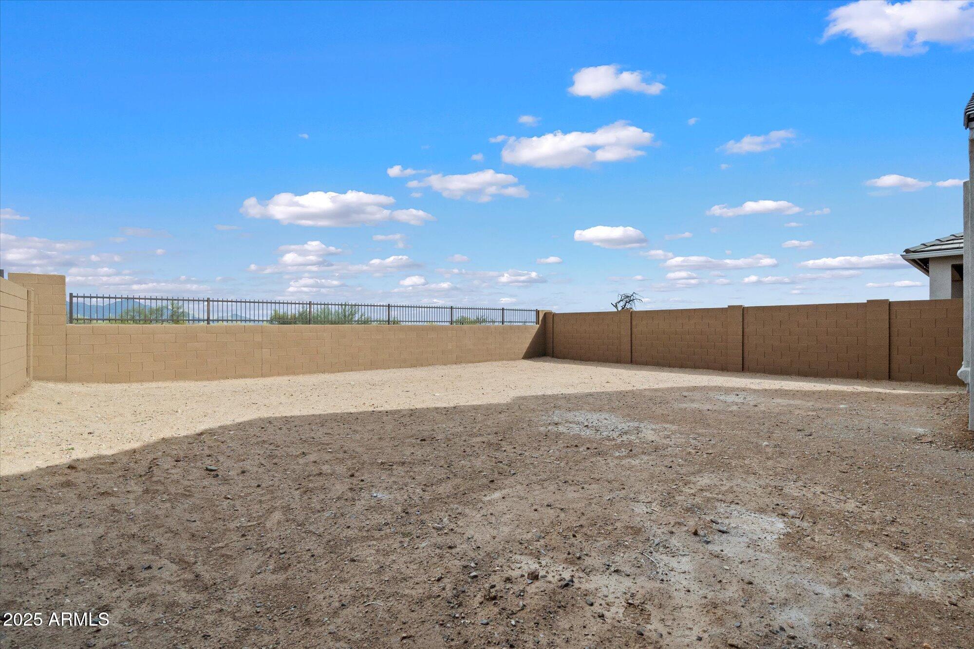 Phoenix, Arizona 85054, United States, 3 Bedrooms Bedrooms, ,3 BathroomsBathrooms,Residential,Pending,102587