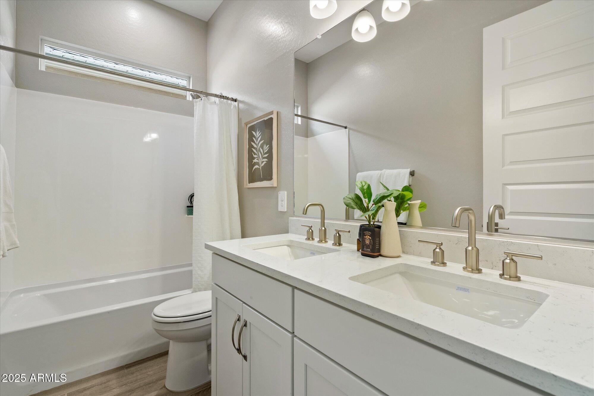 Phoenix, Arizona 85054, United States, 3 Bedrooms Bedrooms, ,3 BathroomsBathrooms,Residential,Pending,102587