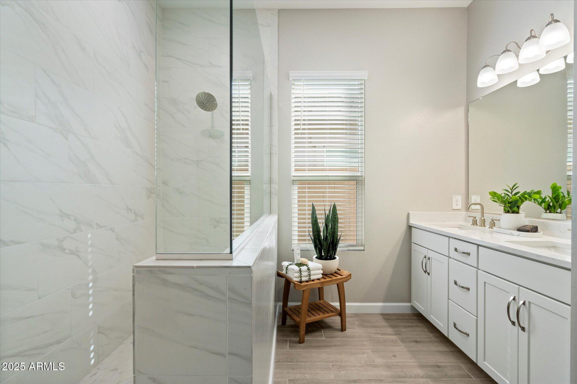 Phoenix, Arizona 85054, United States, 3 Bedrooms Bedrooms, ,3 BathroomsBathrooms,Residential,Pending,102587