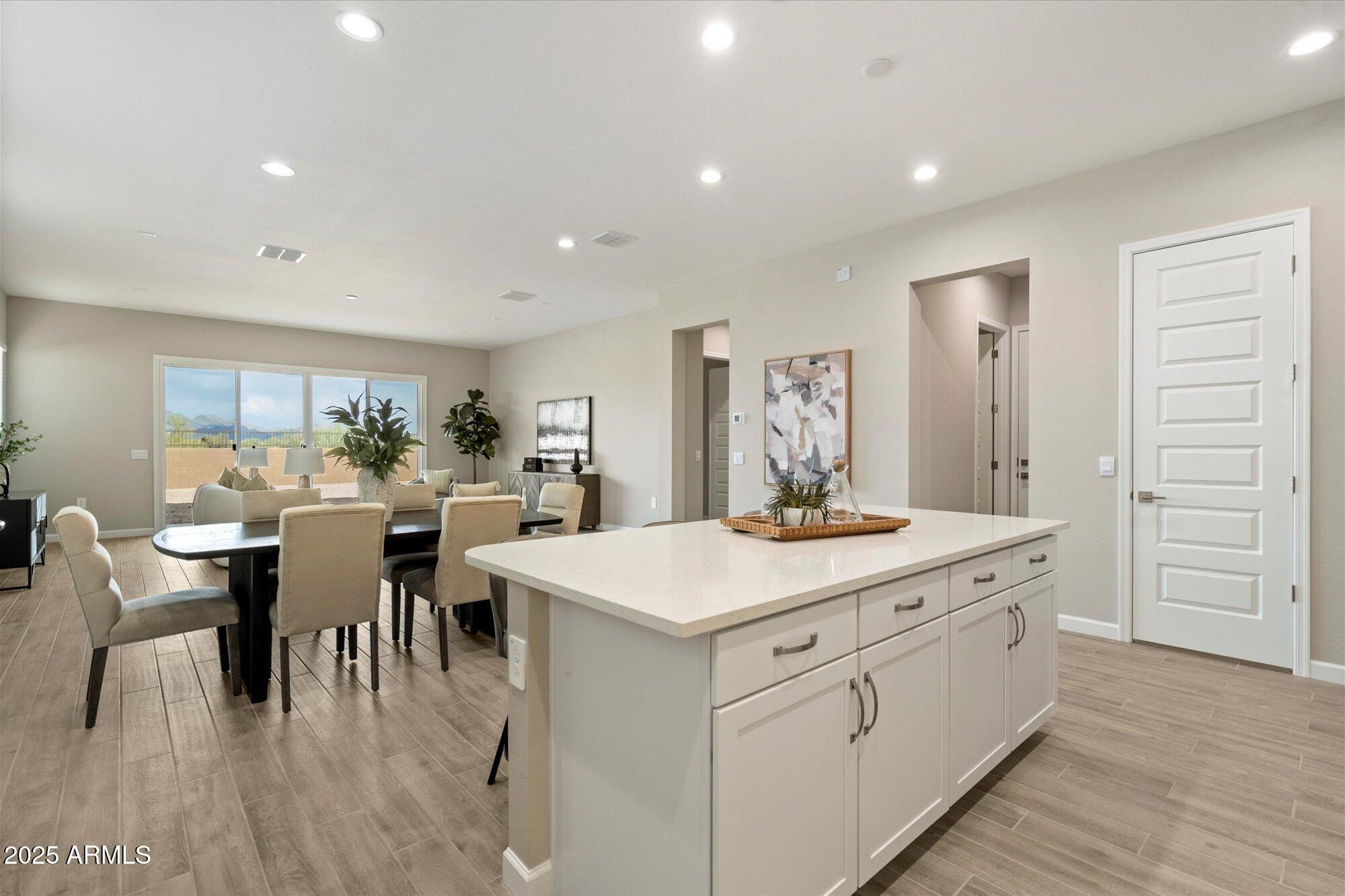 Phoenix, Arizona 85054, United States, 3 Bedrooms Bedrooms, ,3 BathroomsBathrooms,Residential,Pending,102587