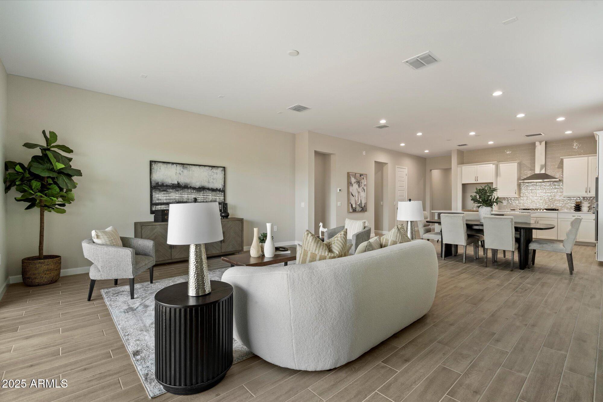 Phoenix, Arizona 85054, United States, 3 Bedrooms Bedrooms, ,3 BathroomsBathrooms,Residential,Pending,102587