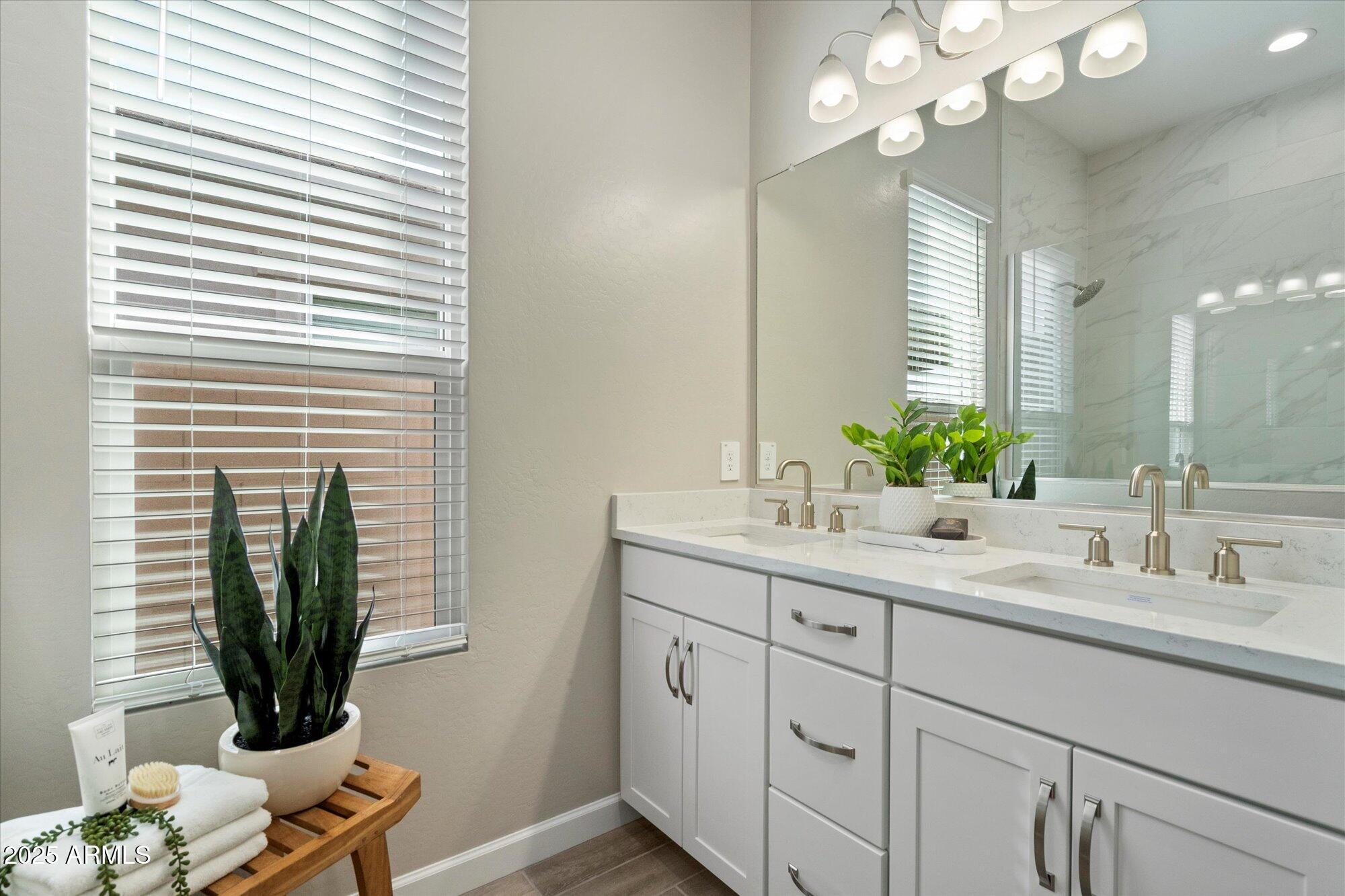 Phoenix, Arizona 85054, United States, 3 Bedrooms Bedrooms, ,3 BathroomsBathrooms,Residential,Pending,102587