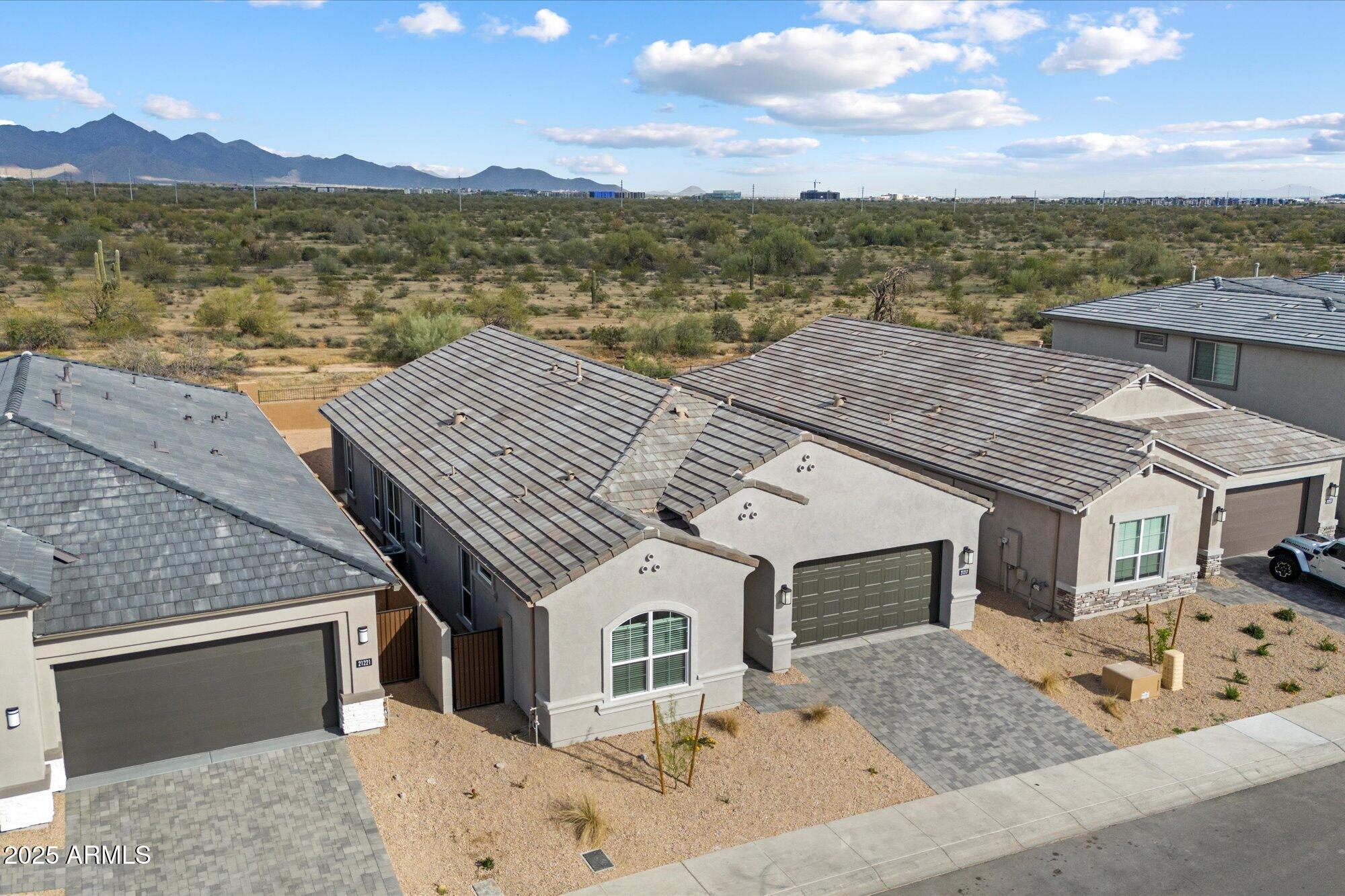 Phoenix, Arizona 85054, United States, 3 Bedrooms Bedrooms, ,3 BathroomsBathrooms,Residential,Pending,102587