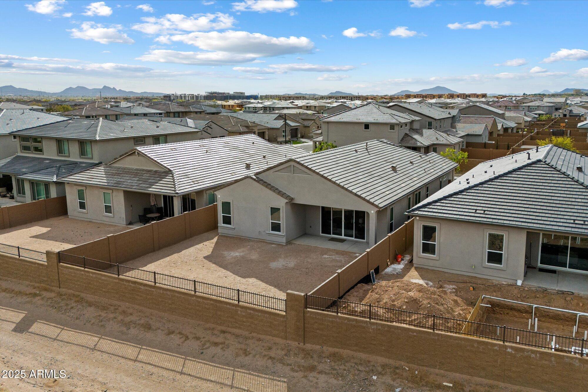 Phoenix, Arizona 85054, United States, 3 Bedrooms Bedrooms, ,3 BathroomsBathrooms,Residential,Pending,102587