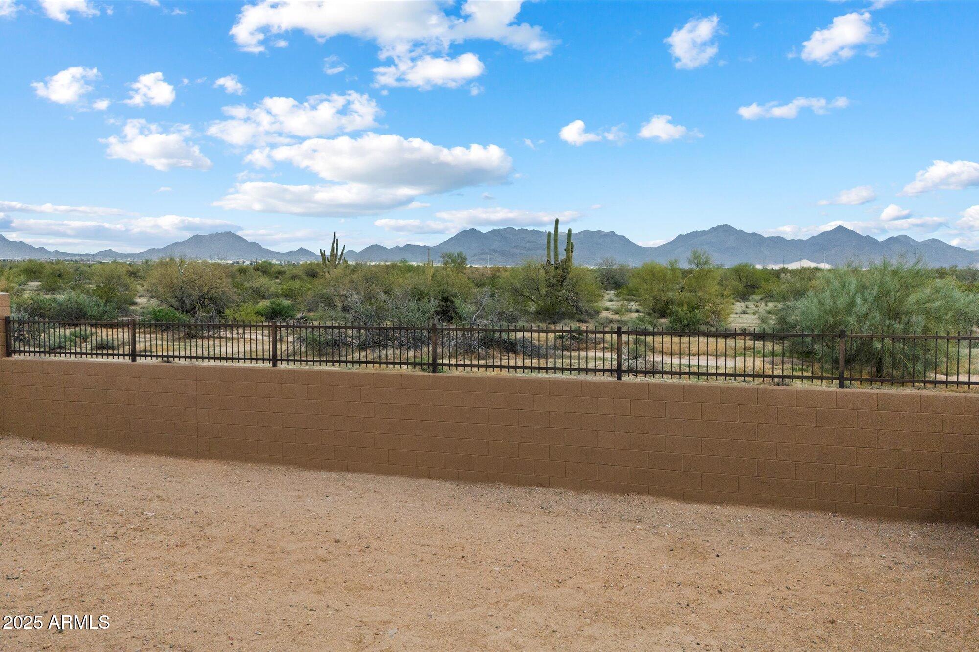 Phoenix, Arizona 85054, United States, 3 Bedrooms Bedrooms, ,3 BathroomsBathrooms,Residential,Pending,102587