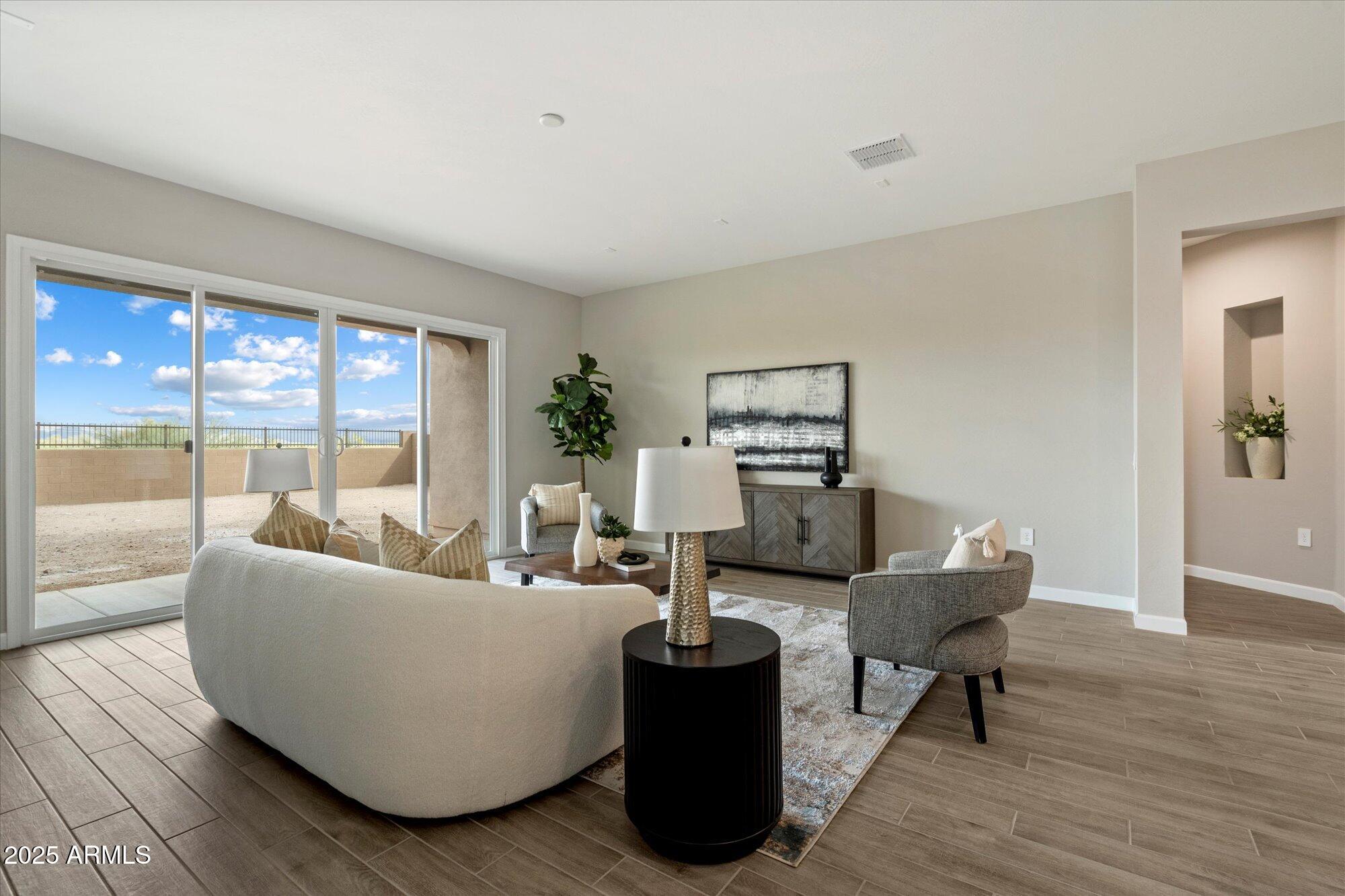 Phoenix, Arizona 85054, United States, 3 Bedrooms Bedrooms, ,3 BathroomsBathrooms,Residential,Pending,102587